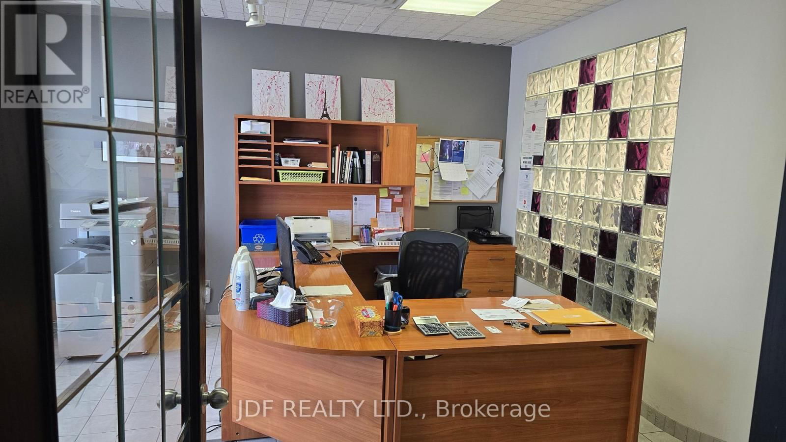 15 - 665 MILLWAY AVENUE Image 3