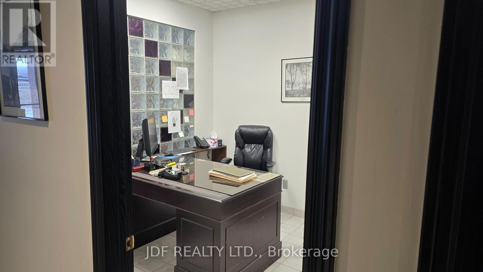 15 - 665 MILLWAY AVENUE Image 4