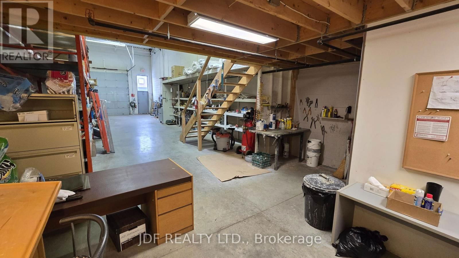 15 - 665 MILLWAY AVENUE Image 9
