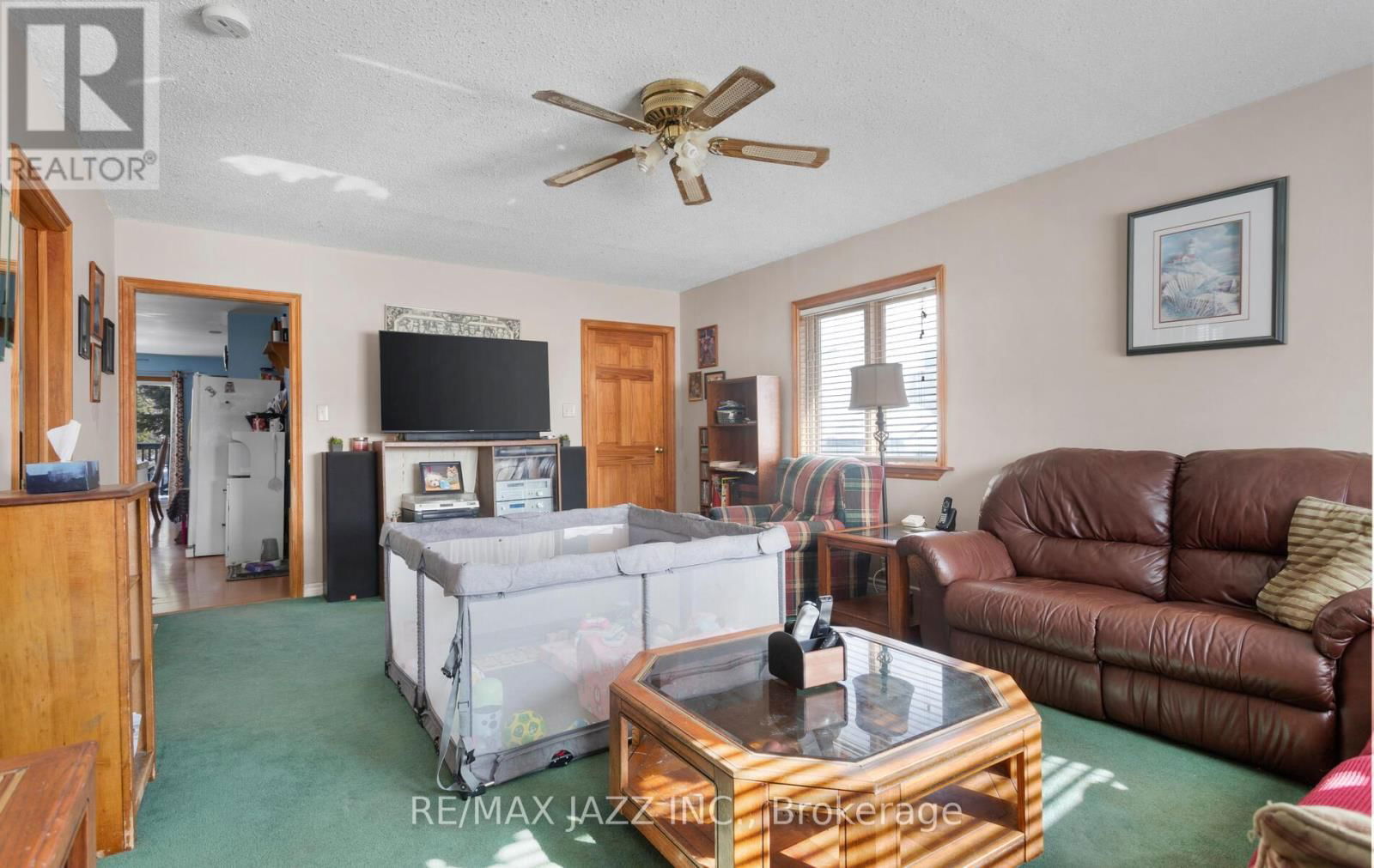 35 MAPLE STREET Image 10