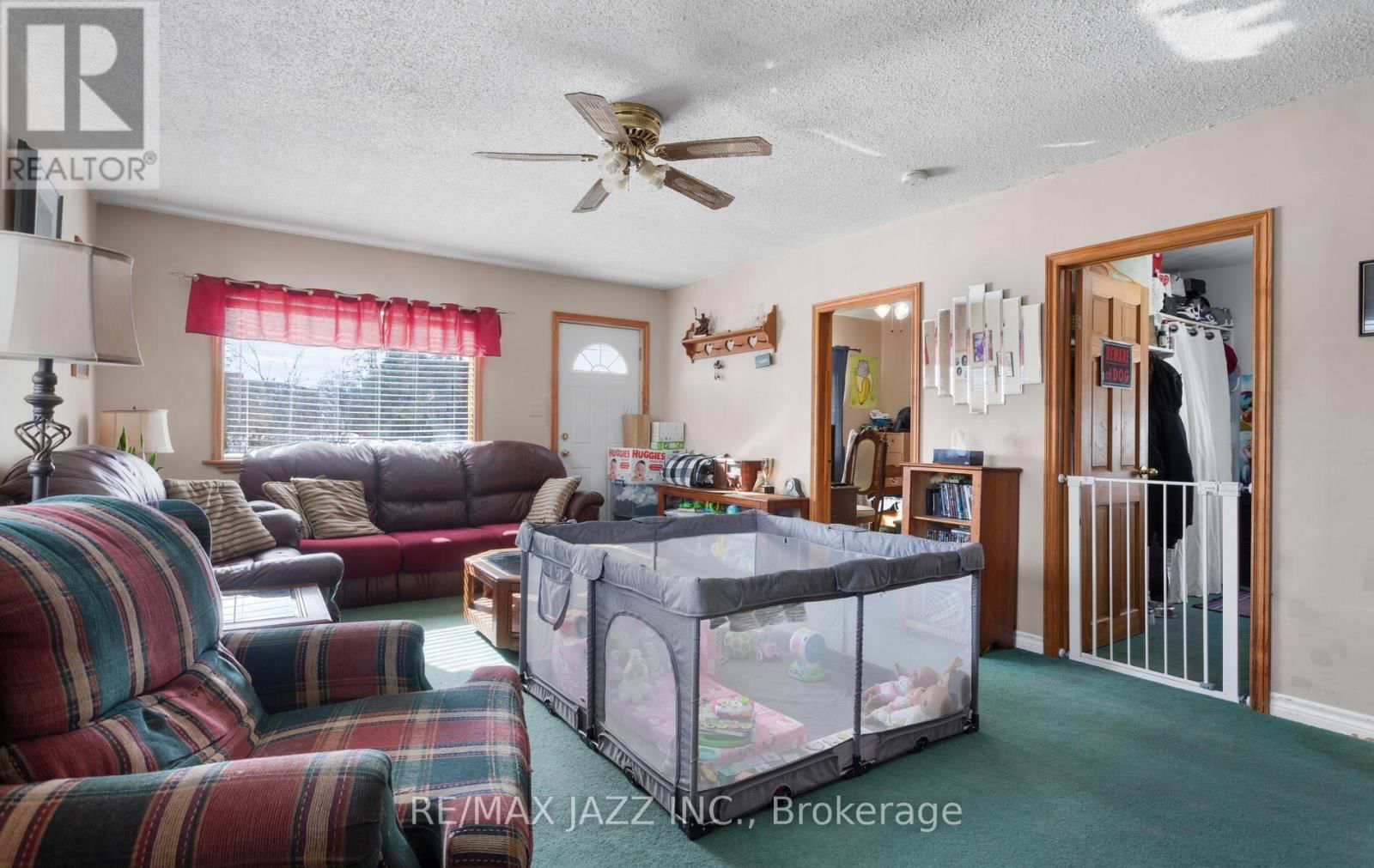 35 MAPLE STREET Image 12