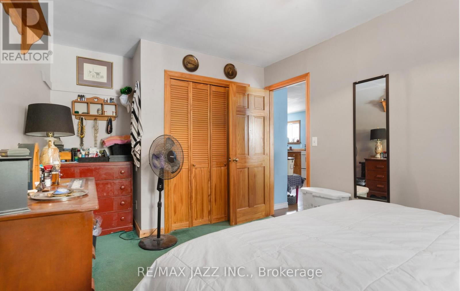 35 MAPLE STREET Image 15