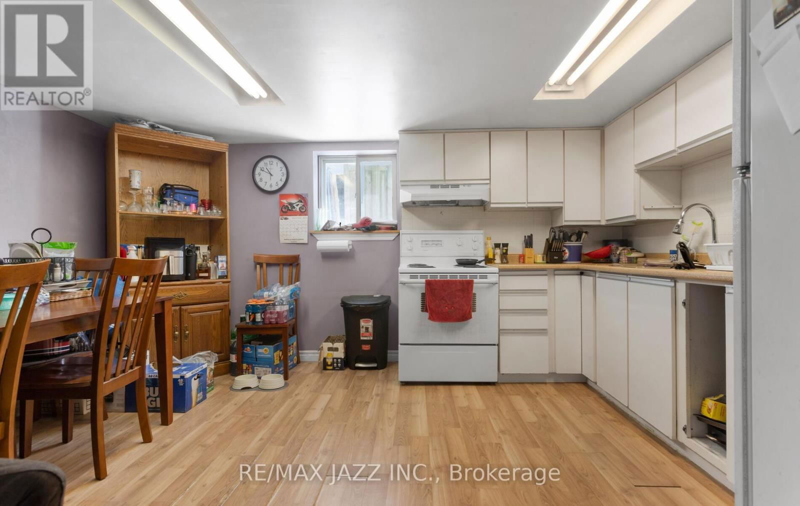 35 MAPLE STREET Image 26