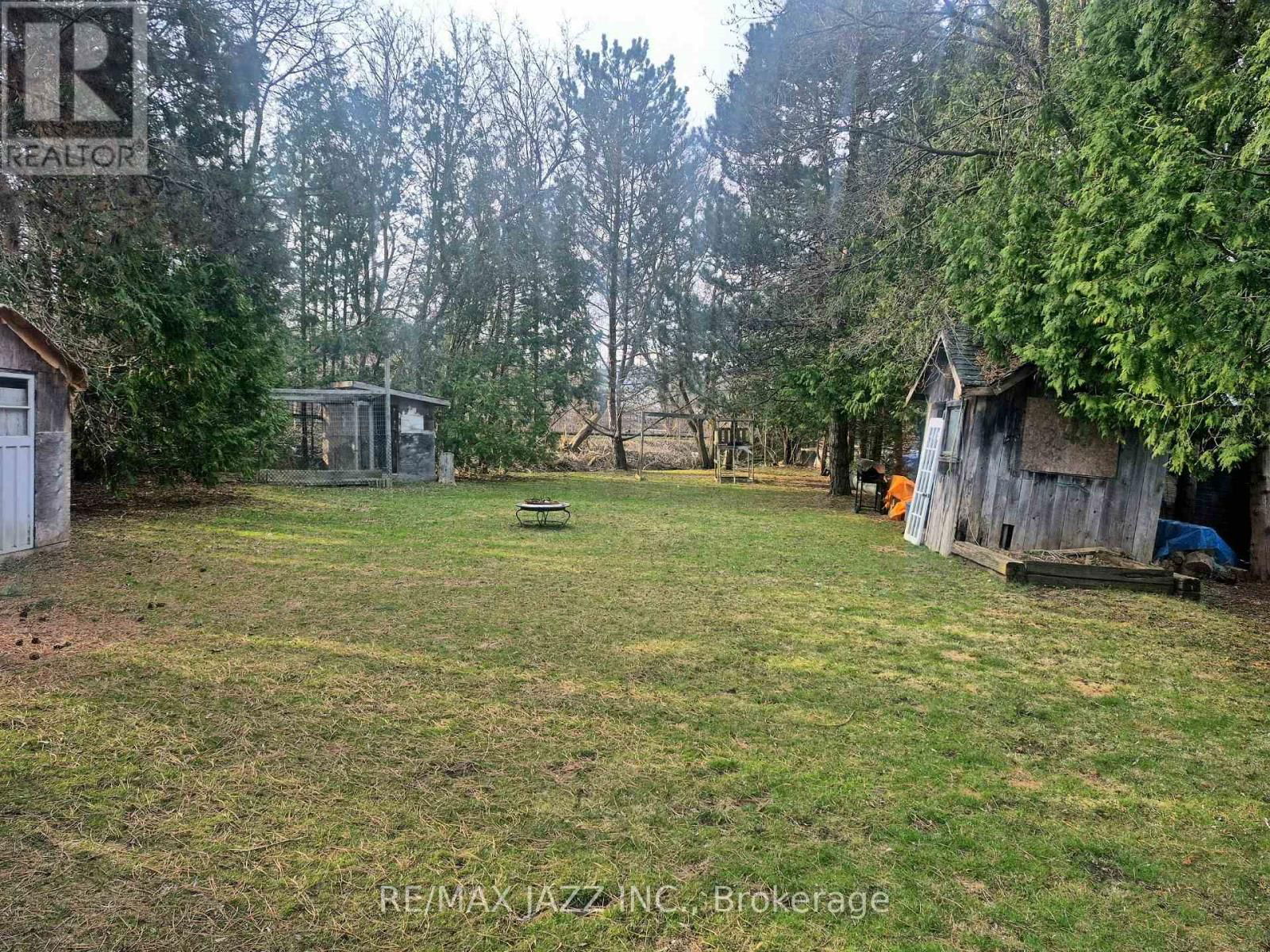 35 MAPLE STREET Image 27