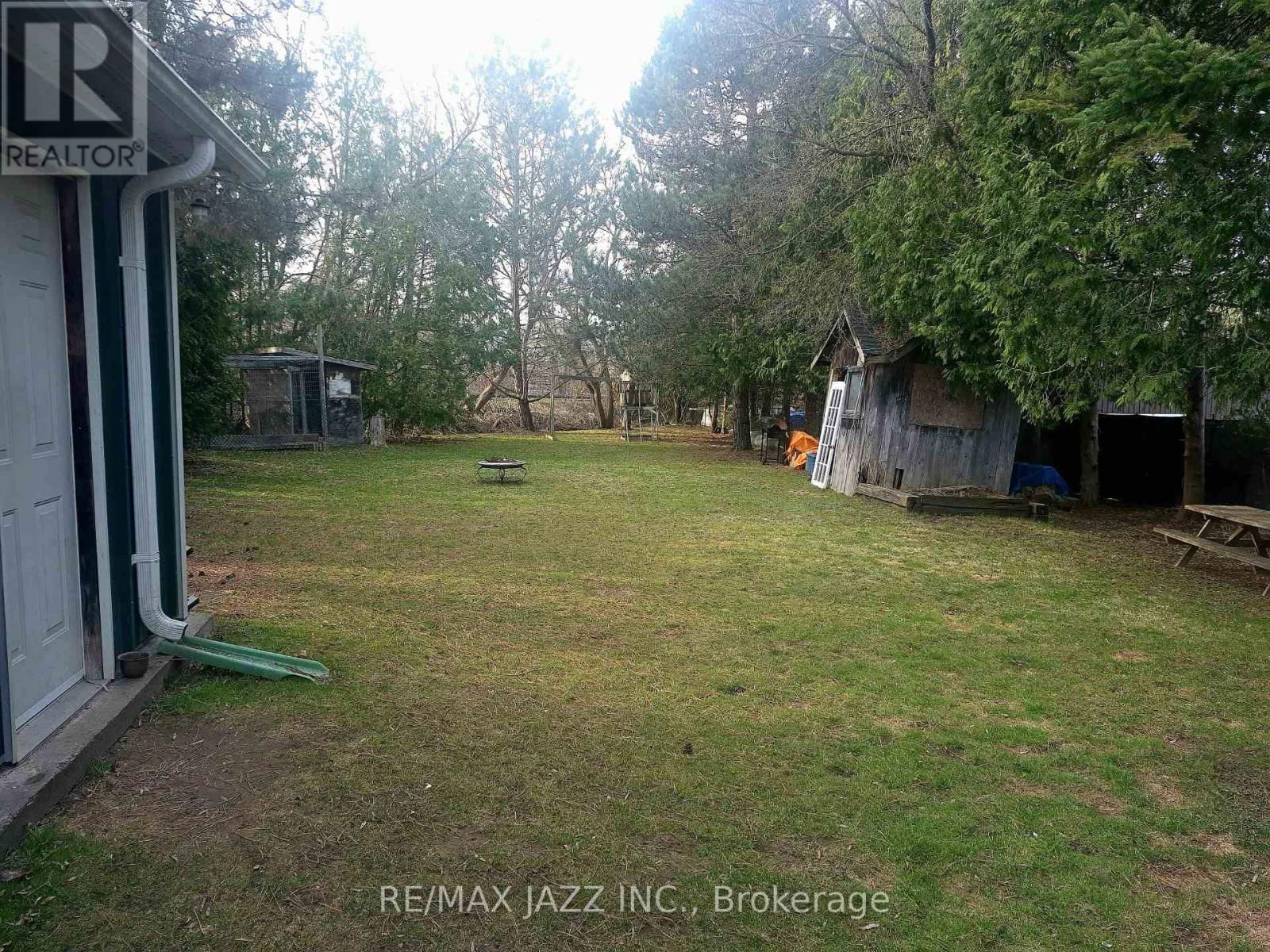 35 MAPLE STREET Image 4