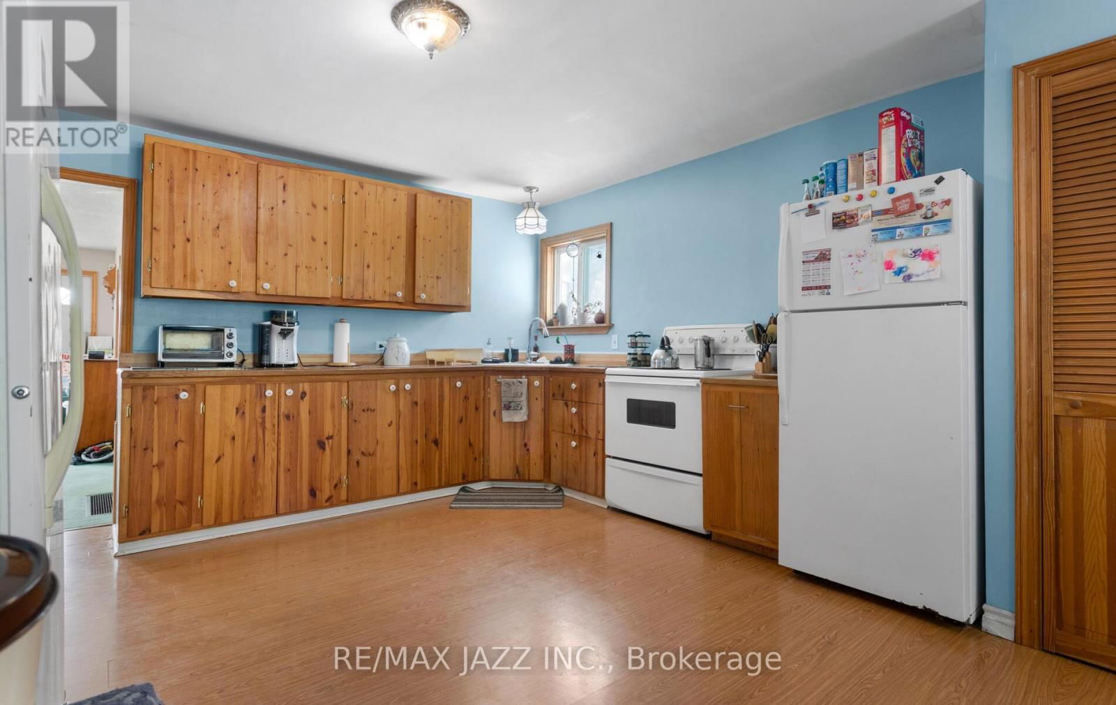 35 MAPLE STREET Image 7