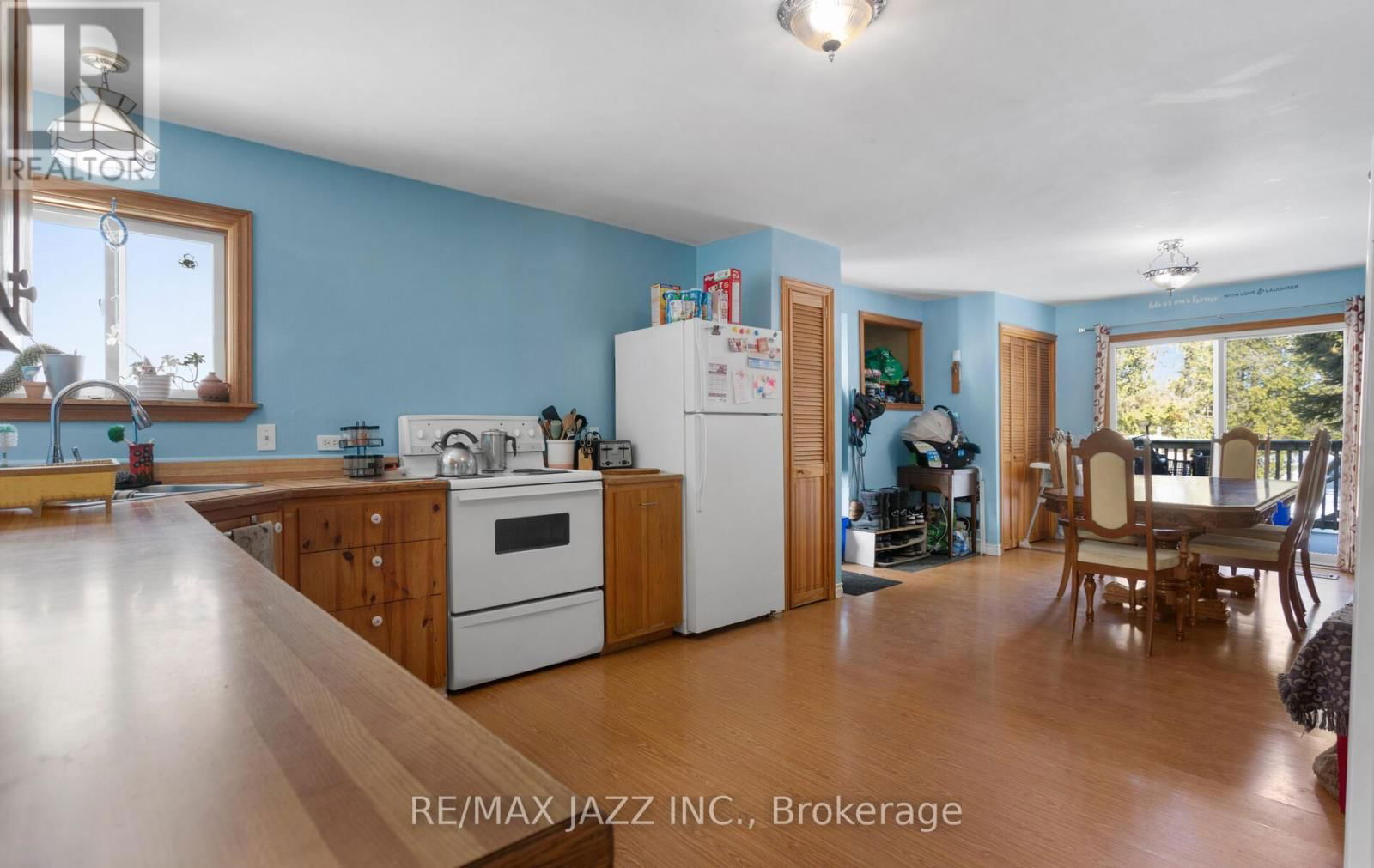 35 MAPLE STREET Image 8