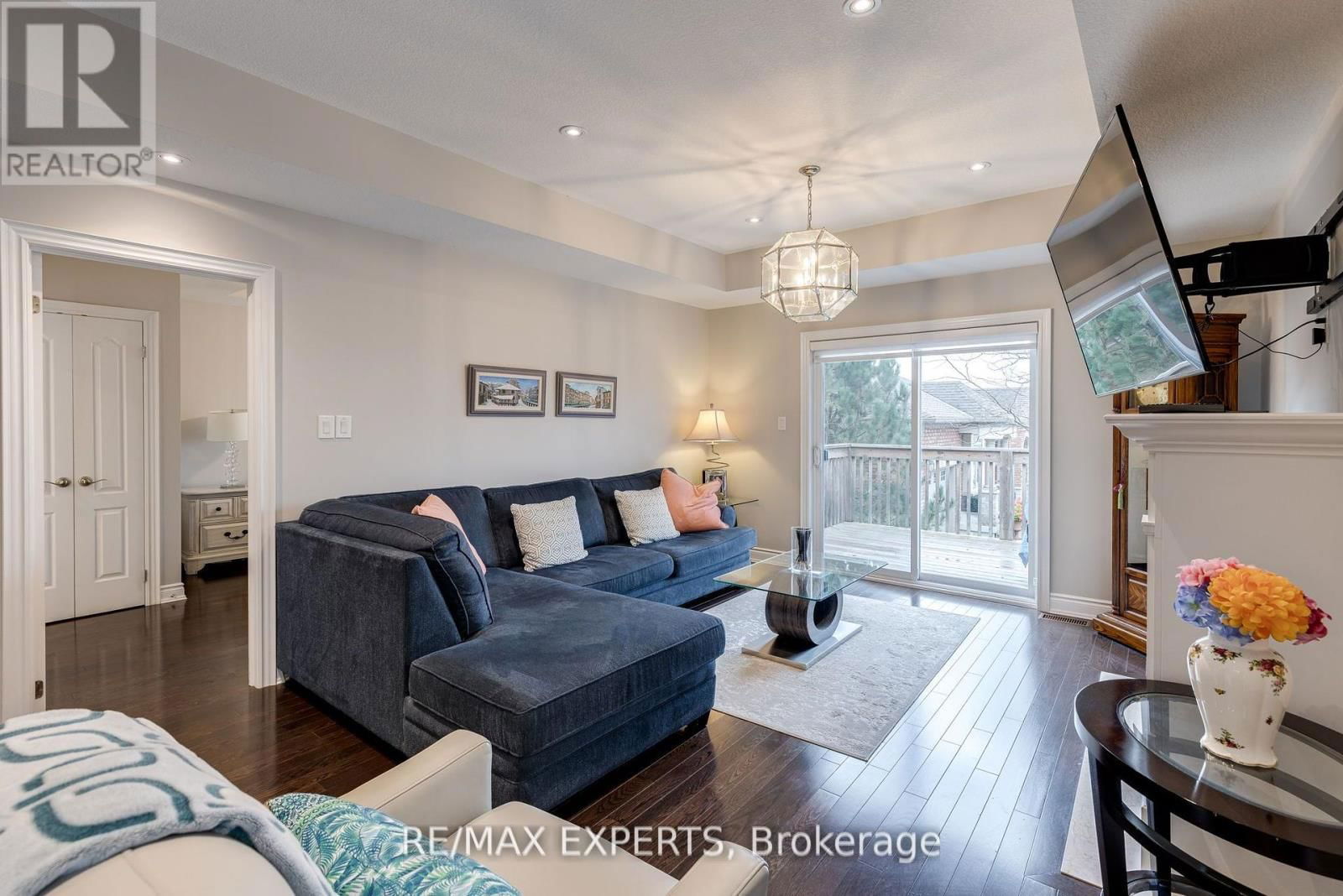 204 RIDGE WAY Image 16