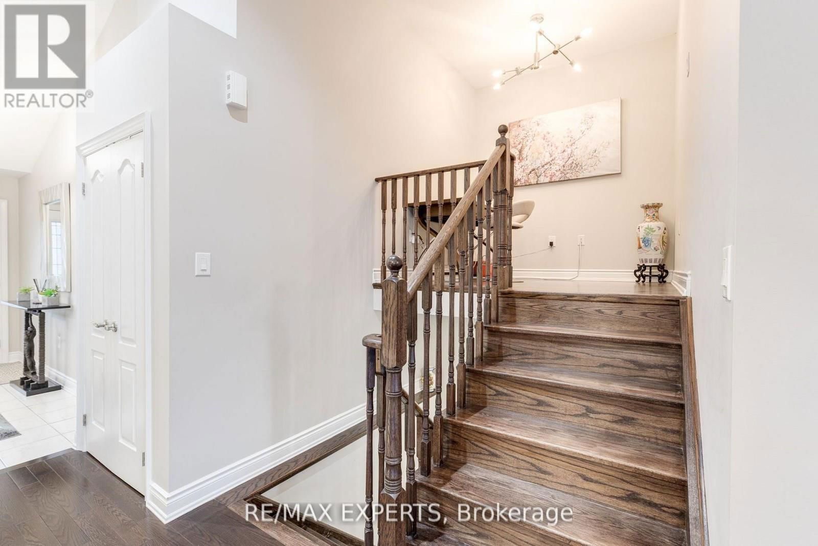 204 RIDGE WAY Image 19
