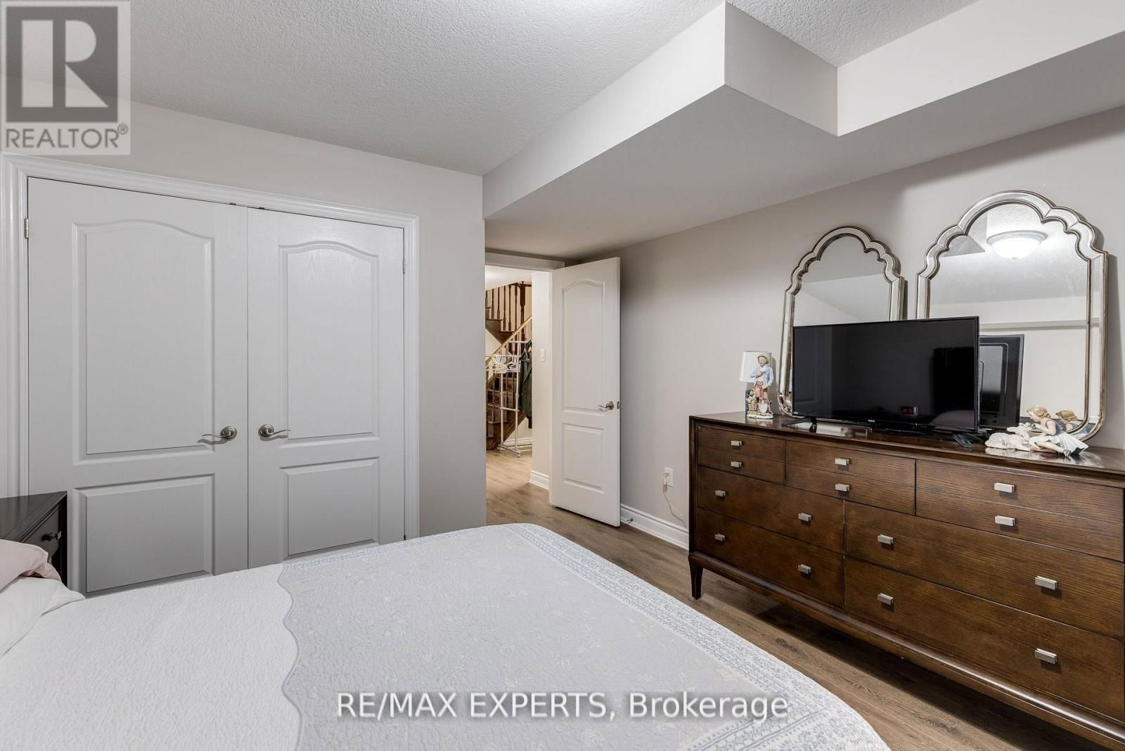204 RIDGE WAY Image 23