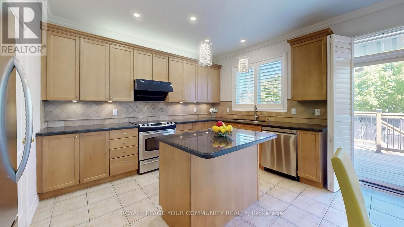 8 CANDLEWOOD COURT Image 18
