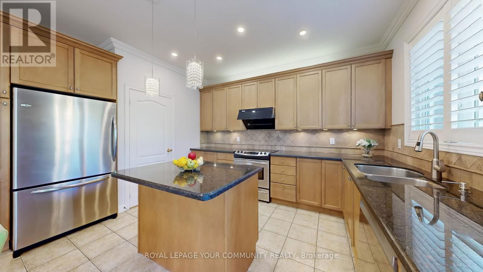 8 CANDLEWOOD COURT Image 19