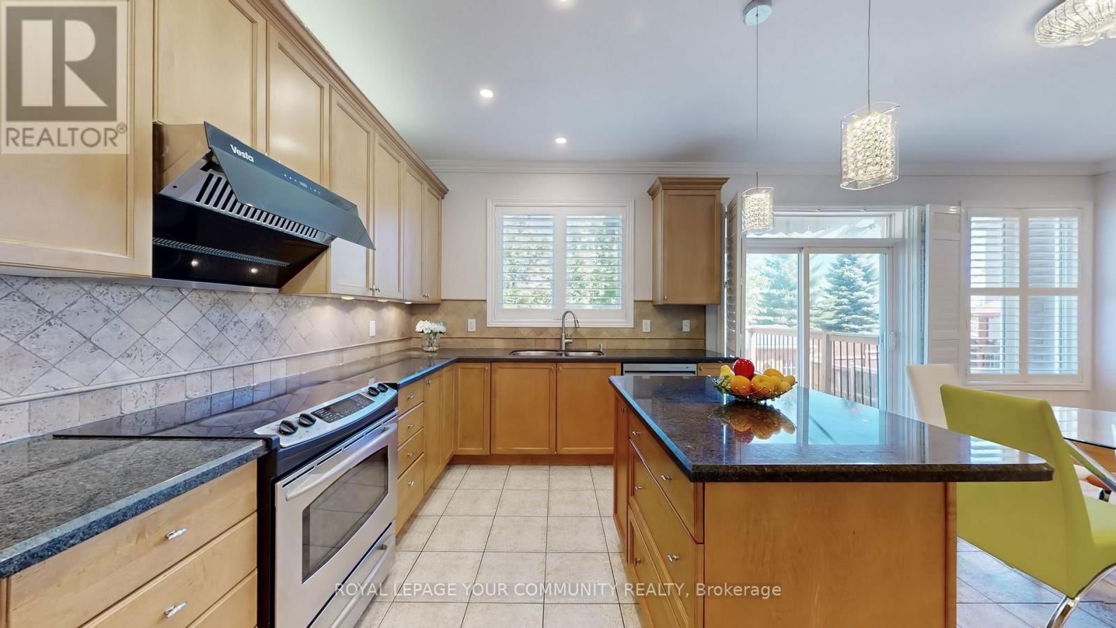 8 CANDLEWOOD COURT Image 20