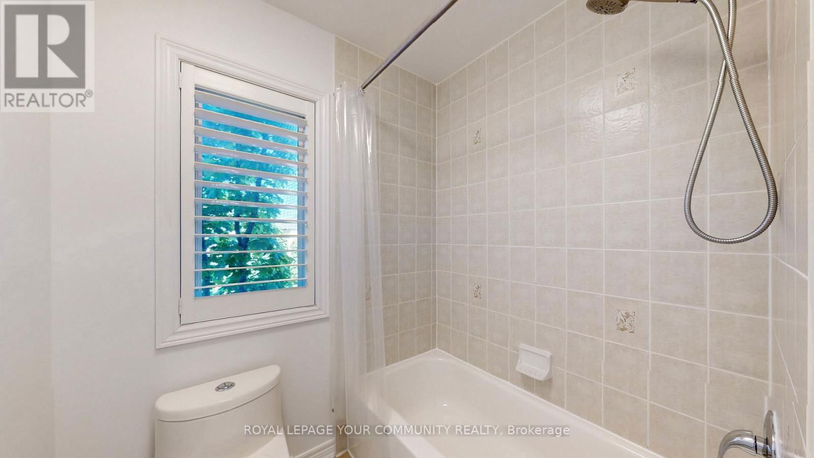 8 CANDLEWOOD COURT Image 36