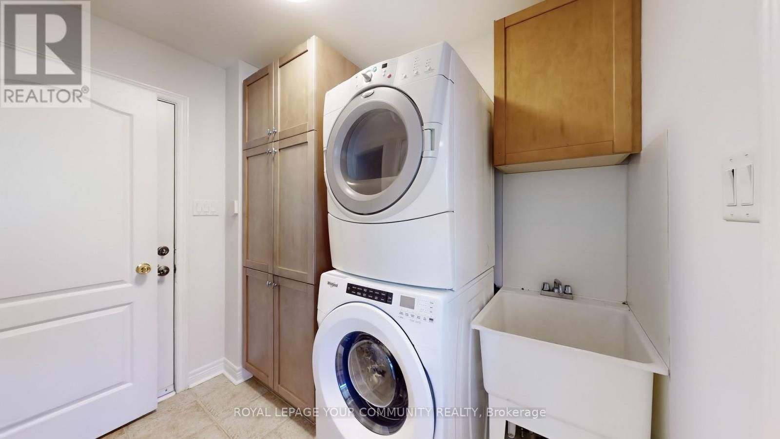 8 CANDLEWOOD COURT Image 43
