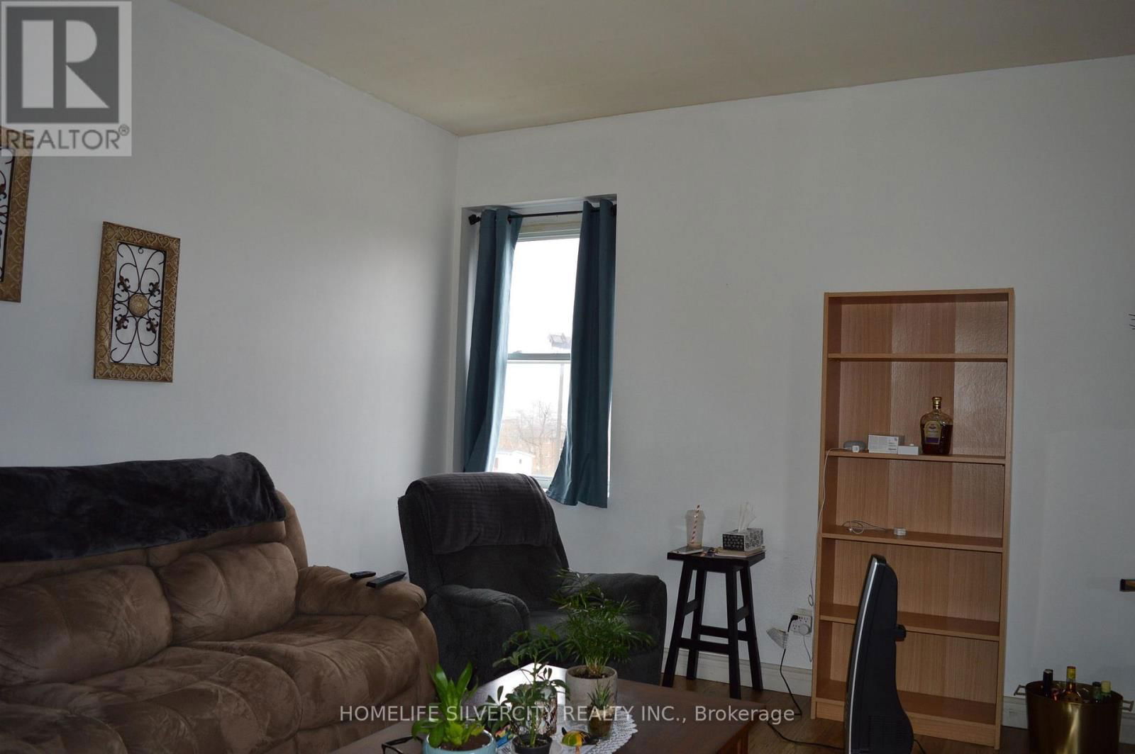 Upper 4 - 64 HOLLAND STREET WEST Image 5