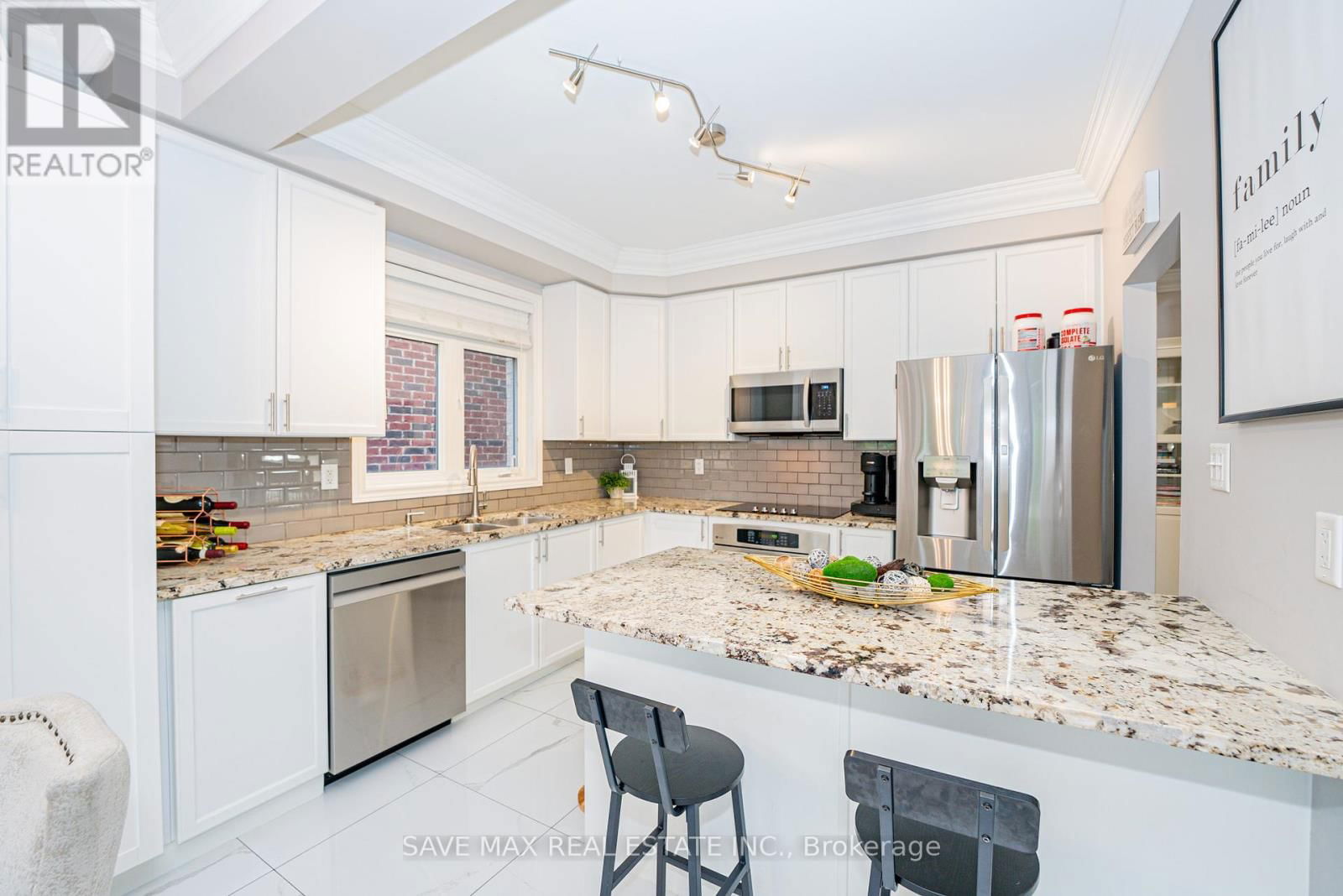 169 DOWNY EMERALD DRIVE Image 15