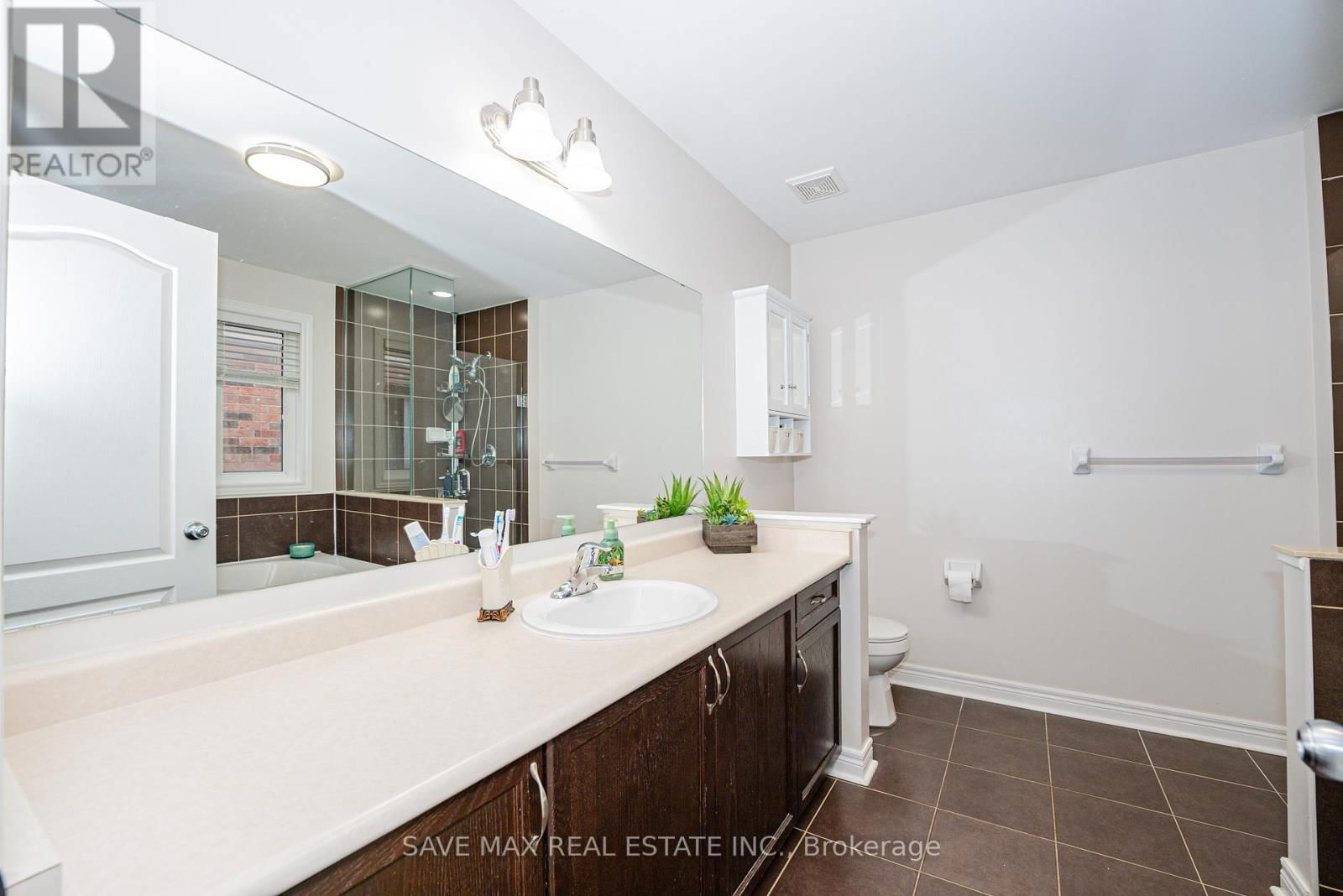 169 DOWNY EMERALD DRIVE Image 28