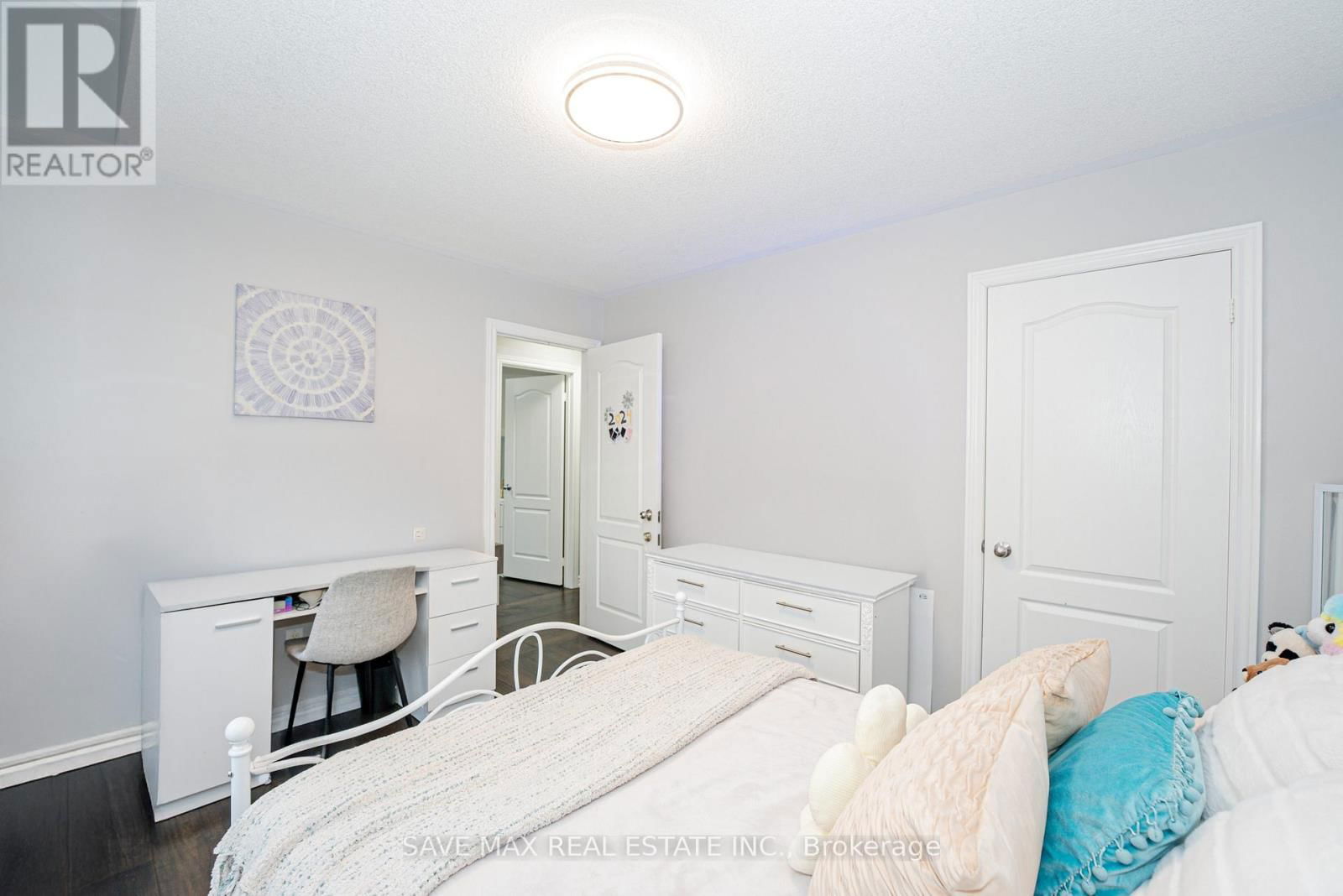169 DOWNY EMERALD DRIVE Image 32