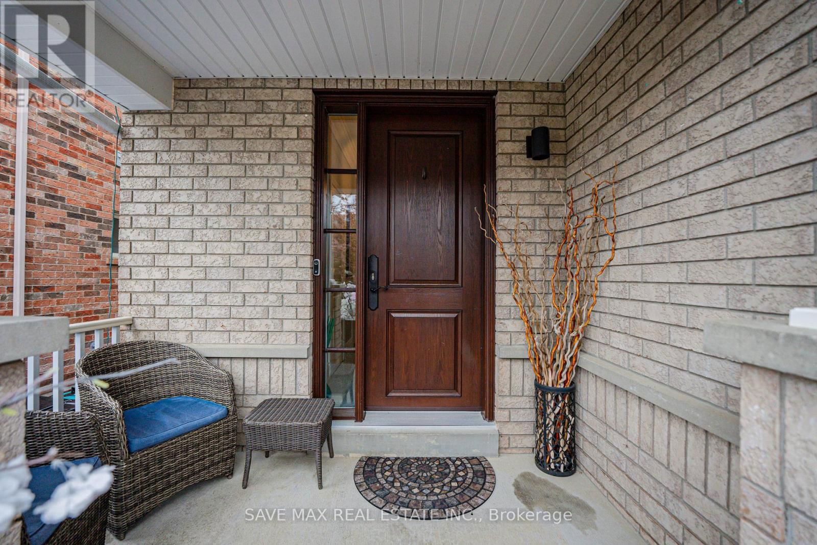 169 DOWNY EMERALD DRIVE Image 4