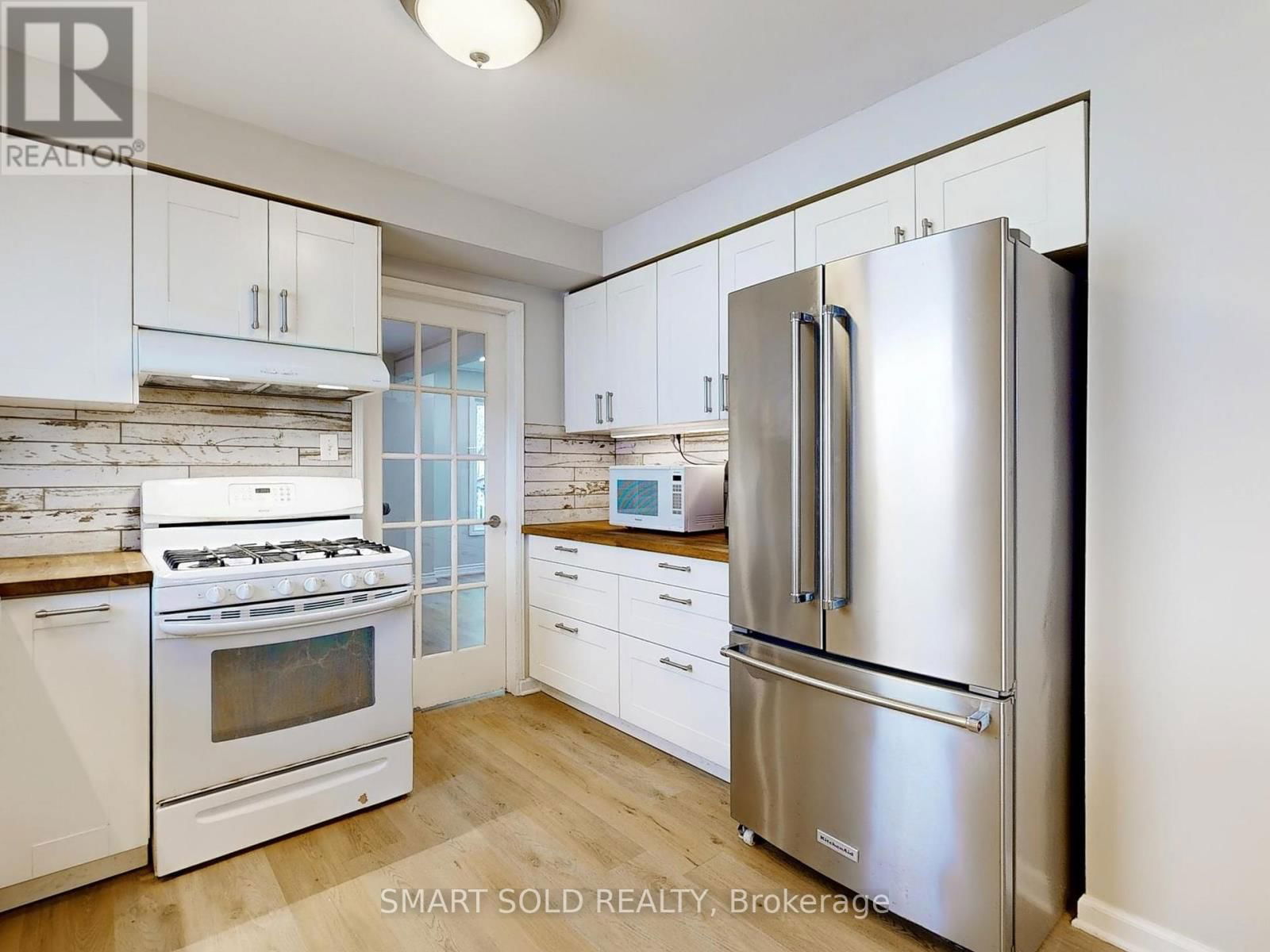 168 STEPHEN STREET Image 10