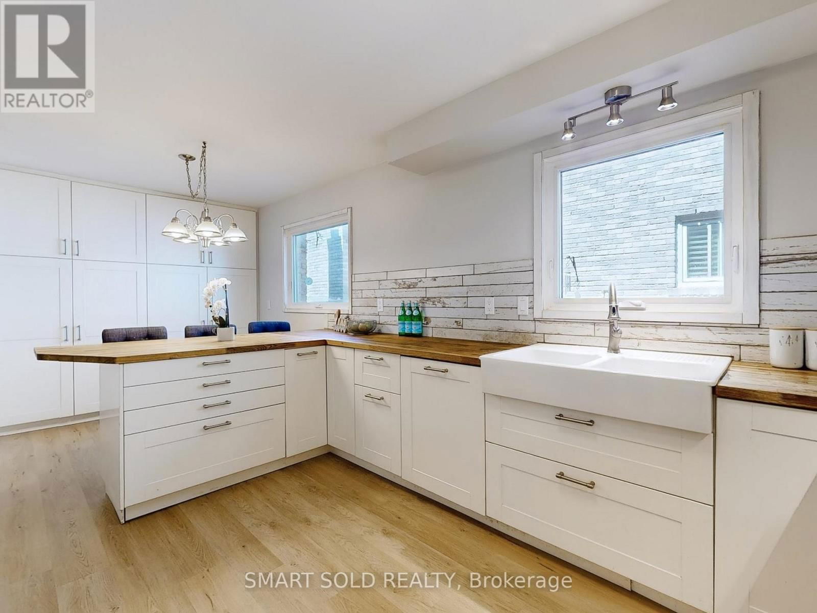 168 STEPHEN STREET Image 11