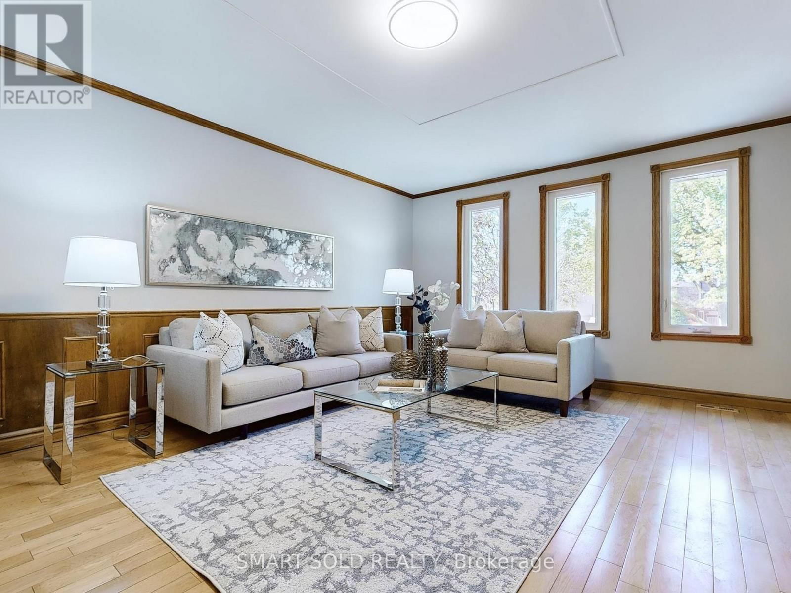 168 STEPHEN STREET Image 15