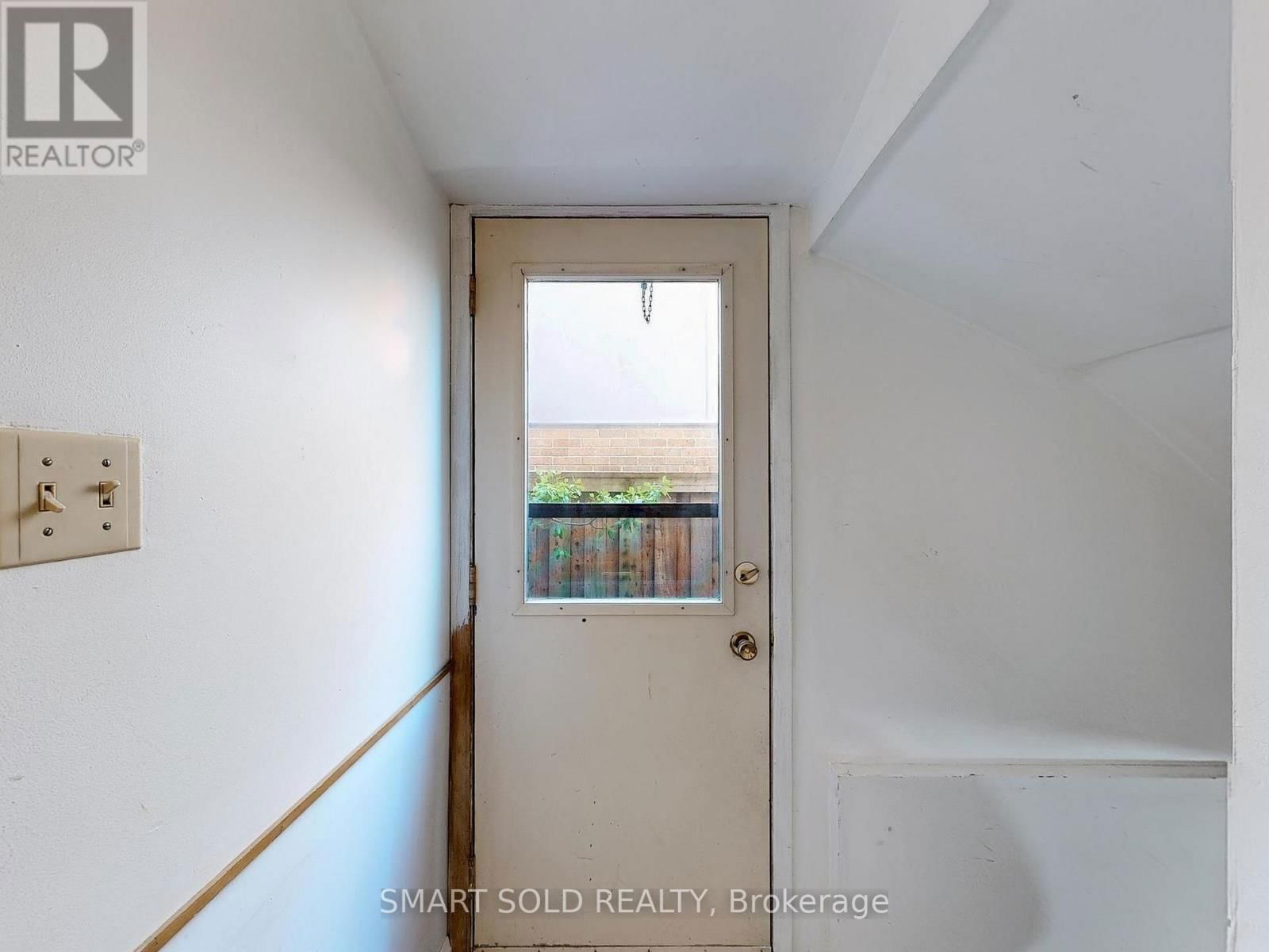 168 STEPHEN STREET Image 36