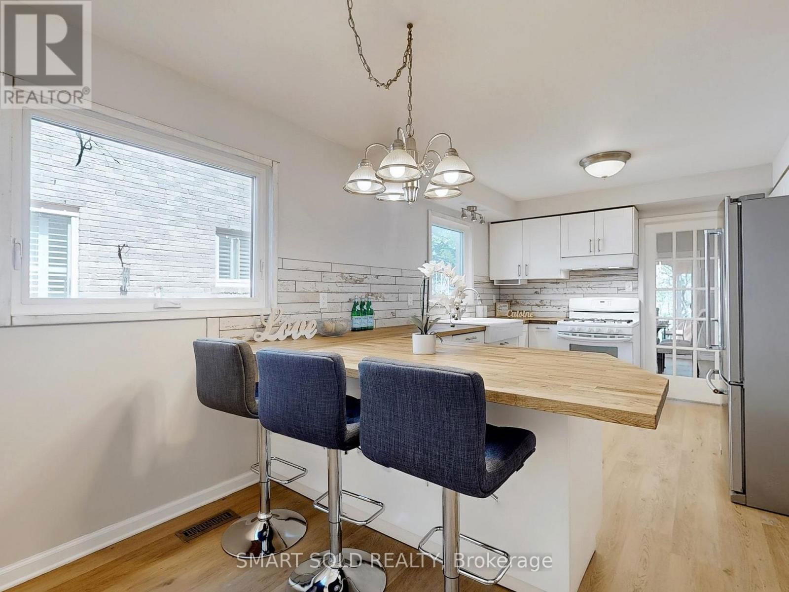 168 STEPHEN STREET Image 7