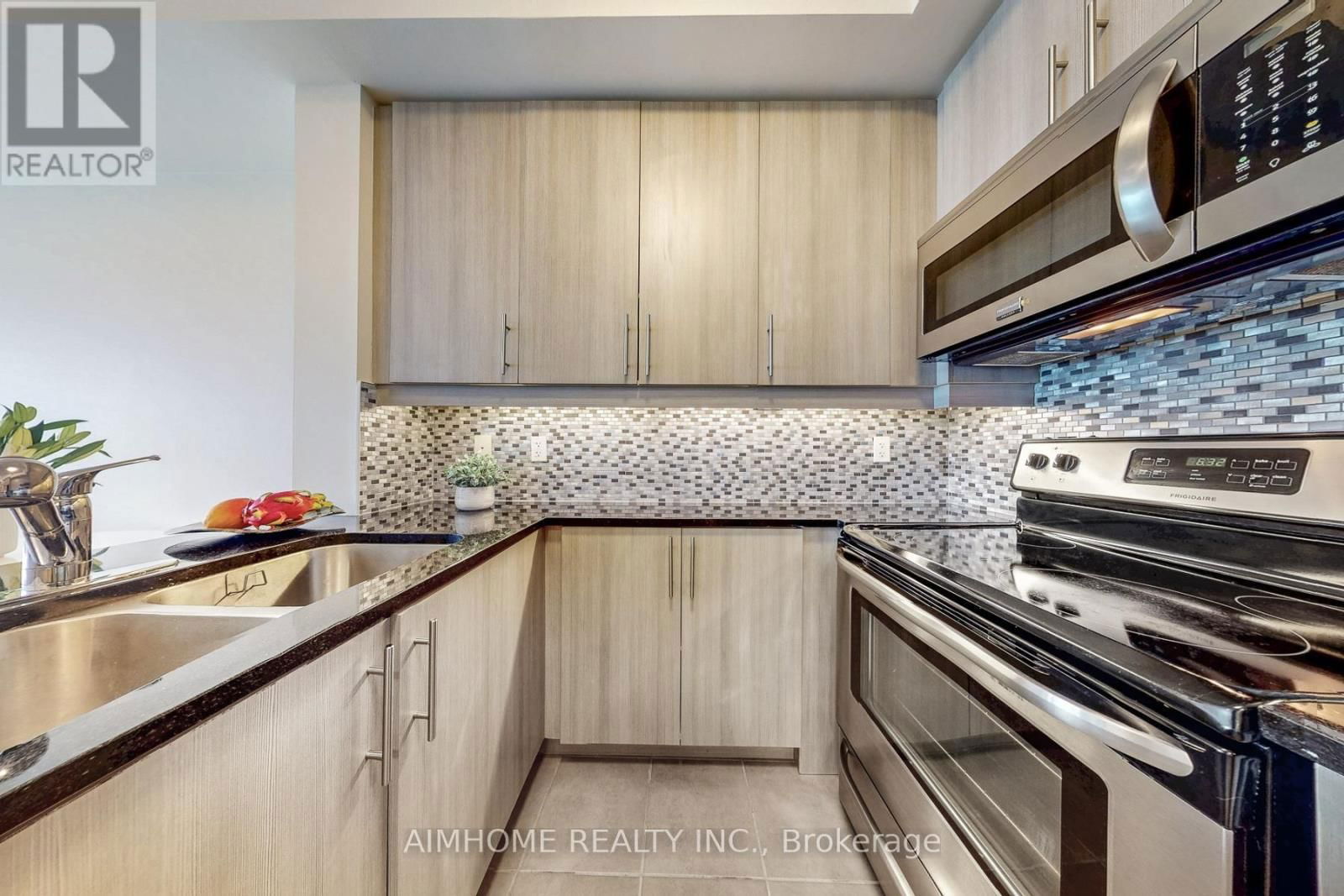 1004 - 8110 BIRCHMOUNT ROAD Image 10