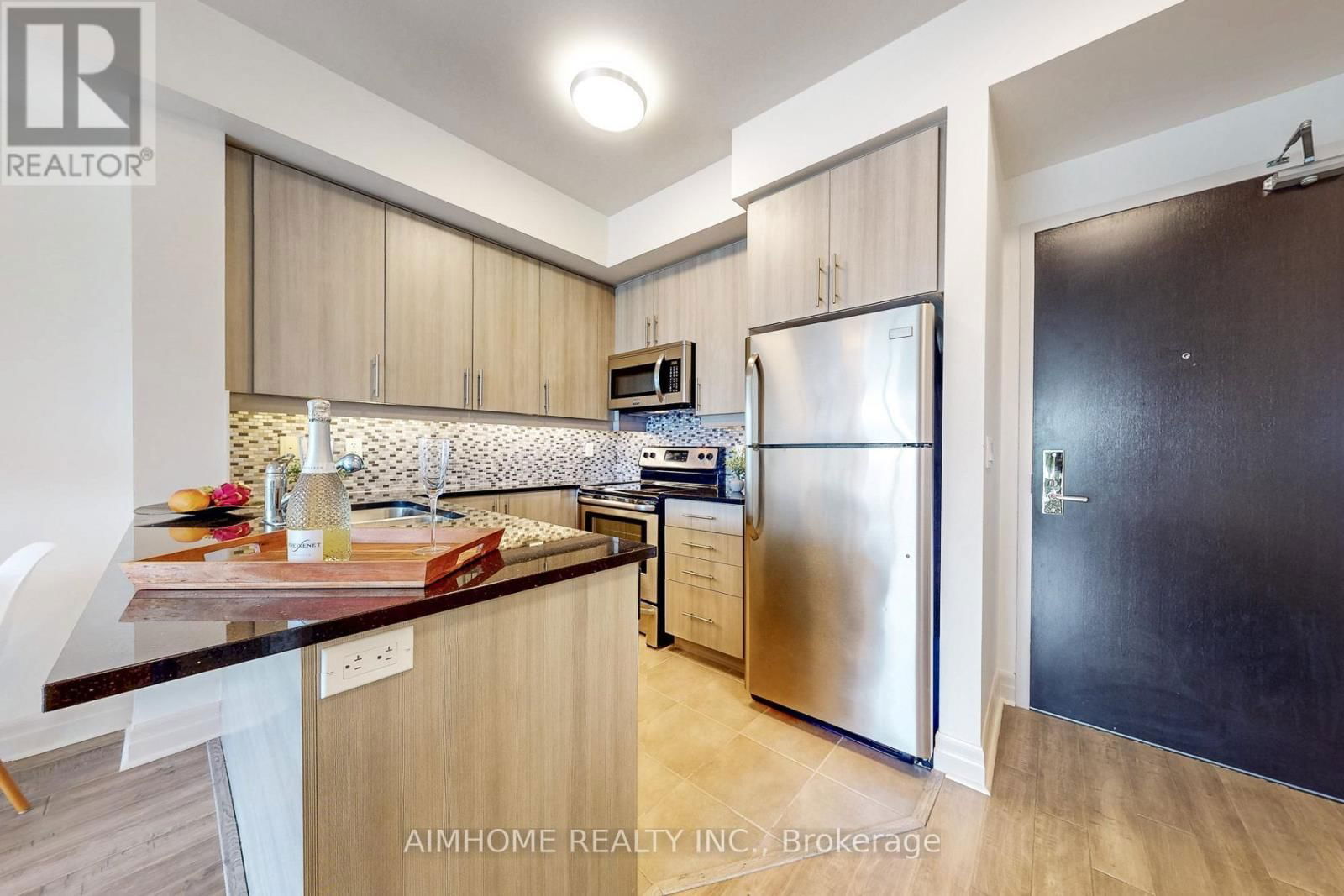 1004 - 8110 BIRCHMOUNT ROAD Image 11