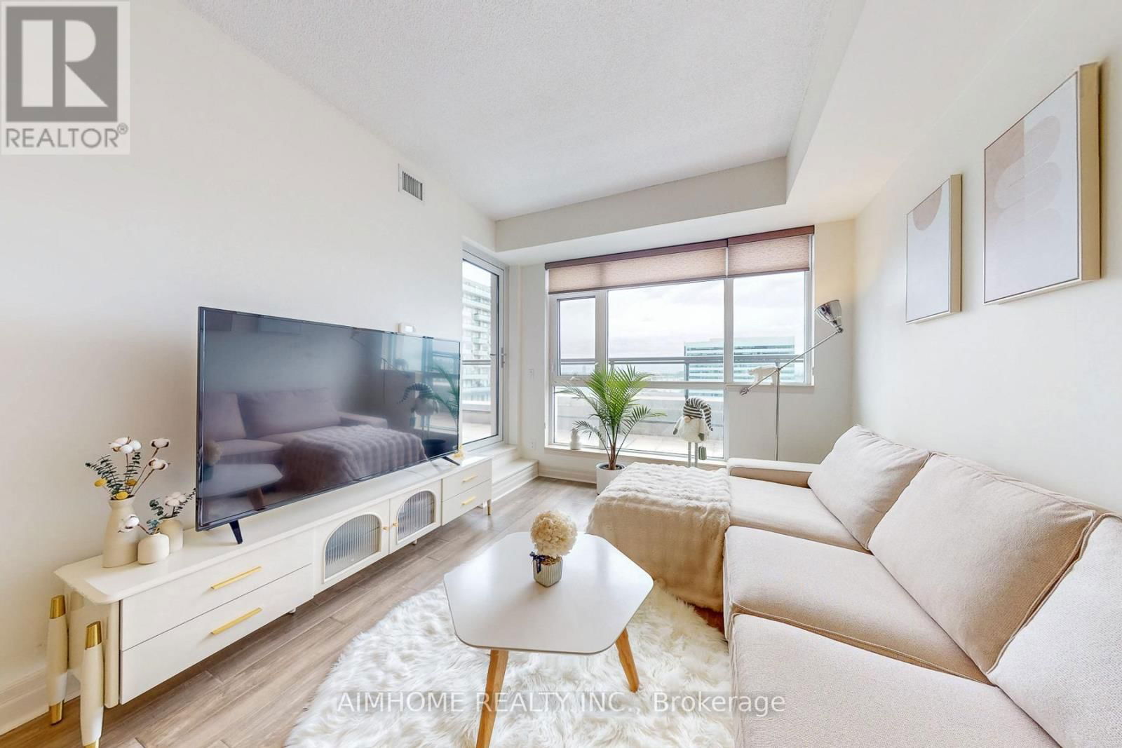 1004 - 8110 BIRCHMOUNT ROAD Image 3