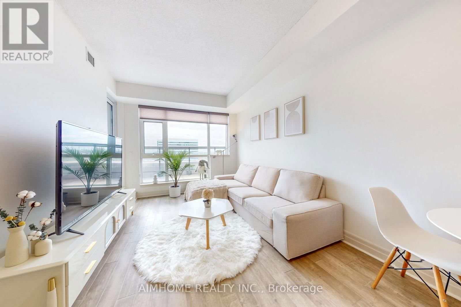 1004 - 8110 BIRCHMOUNT ROAD Image 4