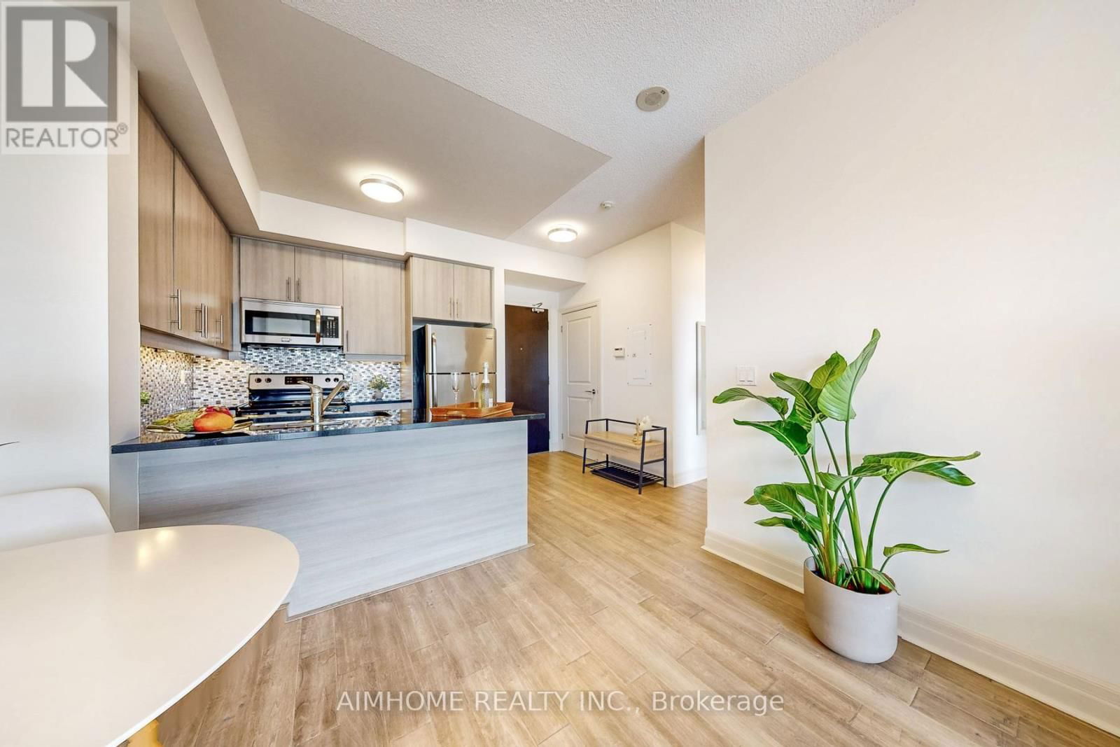 1004 - 8110 BIRCHMOUNT ROAD Image 9