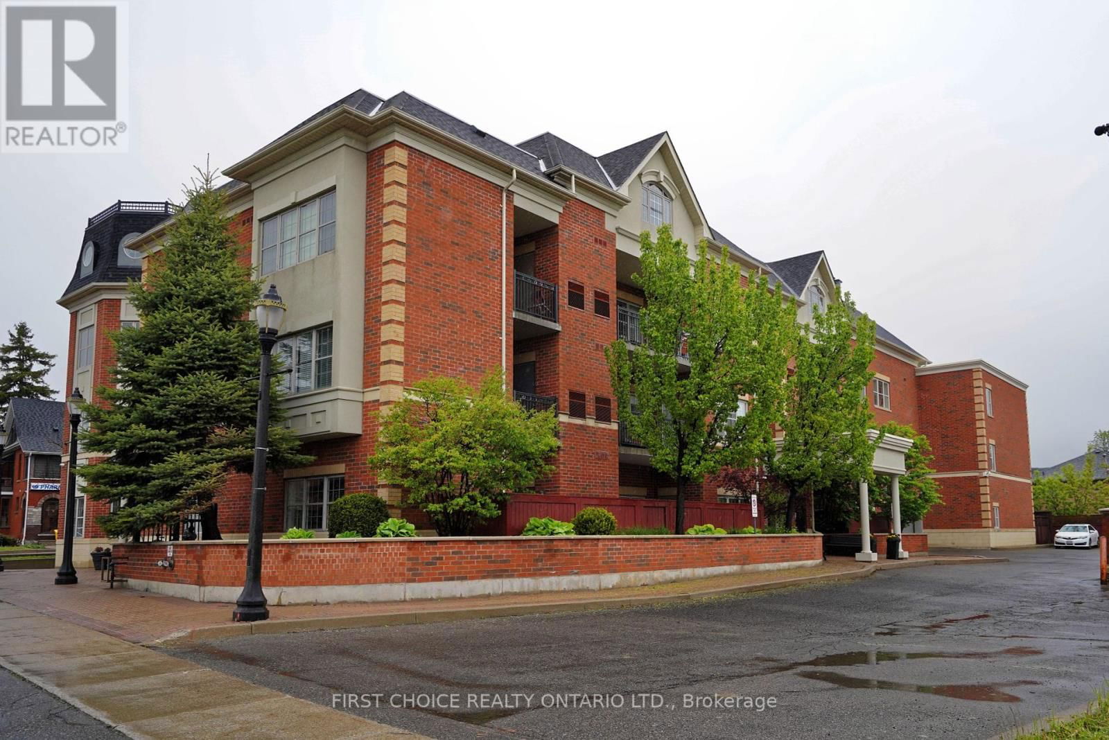 101 - 9973 KEELE STREET Image 1