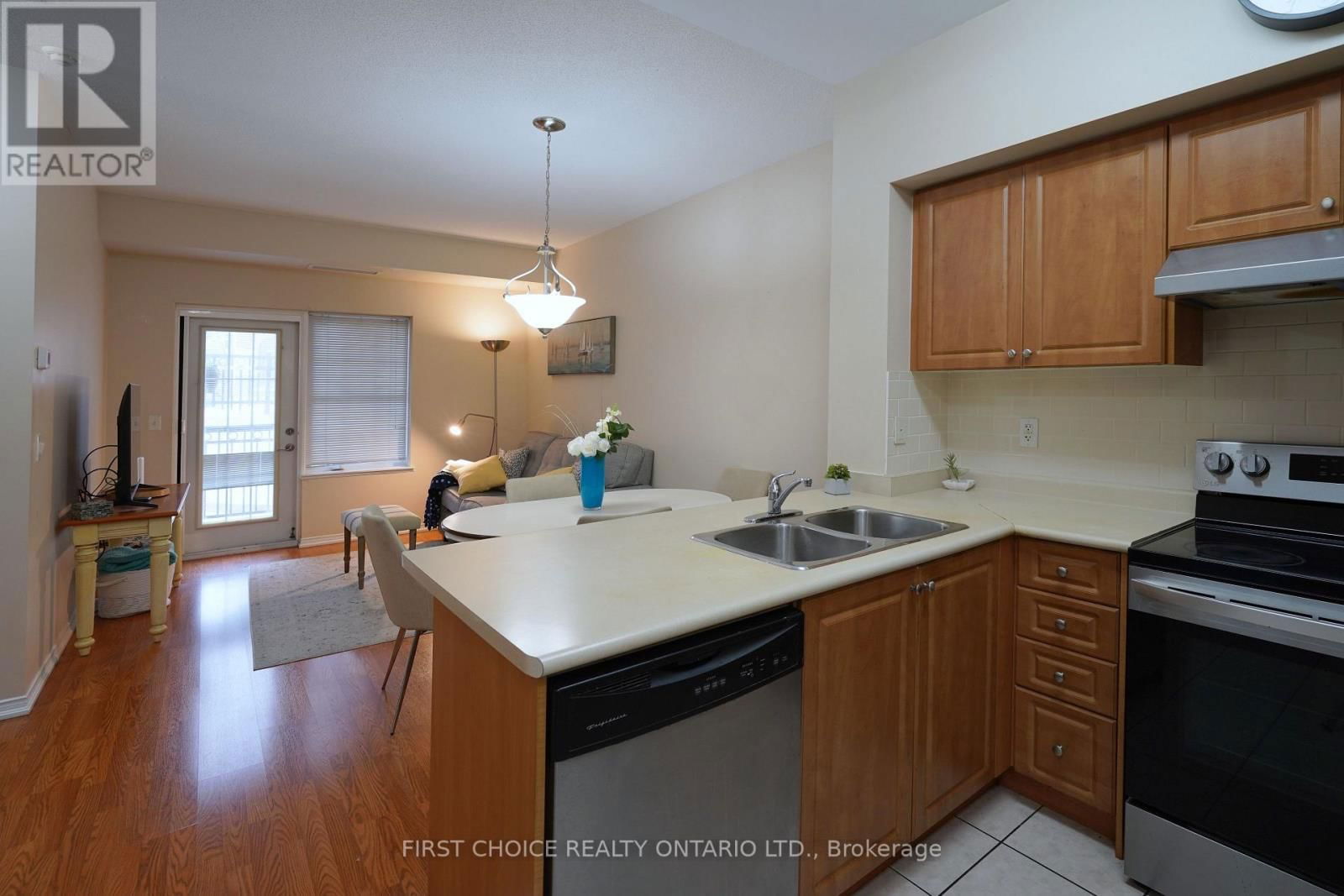 101 - 9973 KEELE STREET Image 3