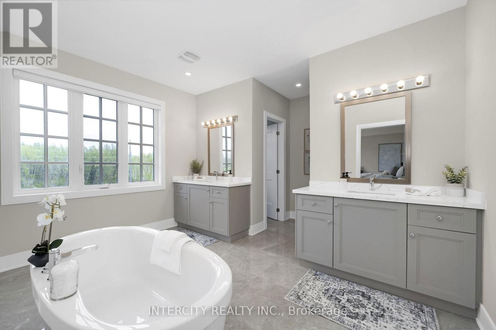 16 HEART LAKE CIRCLE Image 31