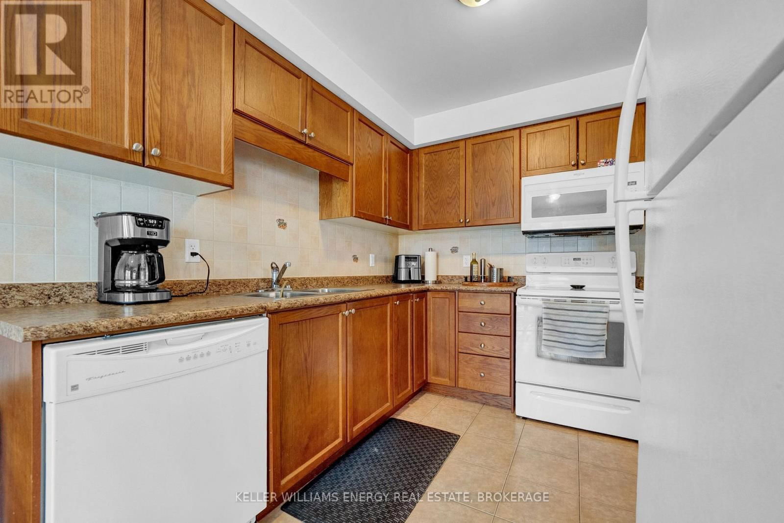 24 KEN WAGG CRESCENT Image 22