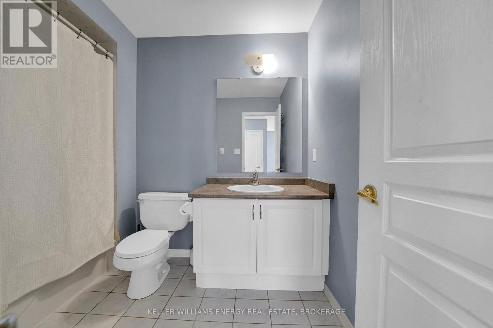 24 KEN WAGG CRESCENT Image 32