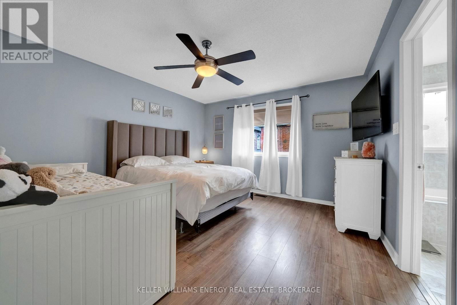 24 KEN WAGG CRESCENT Image 35
