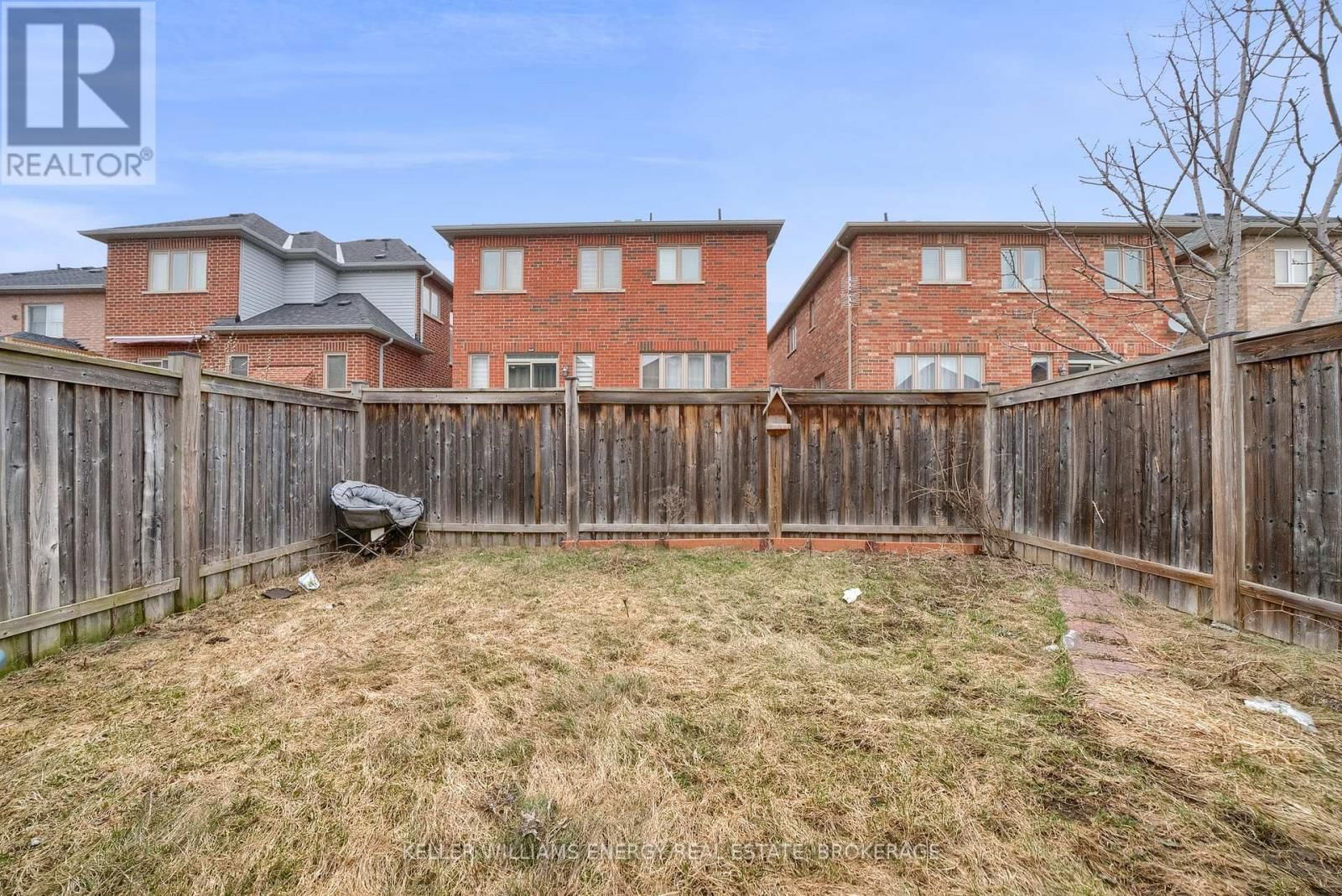 24 KEN WAGG CRESCENT Image 45