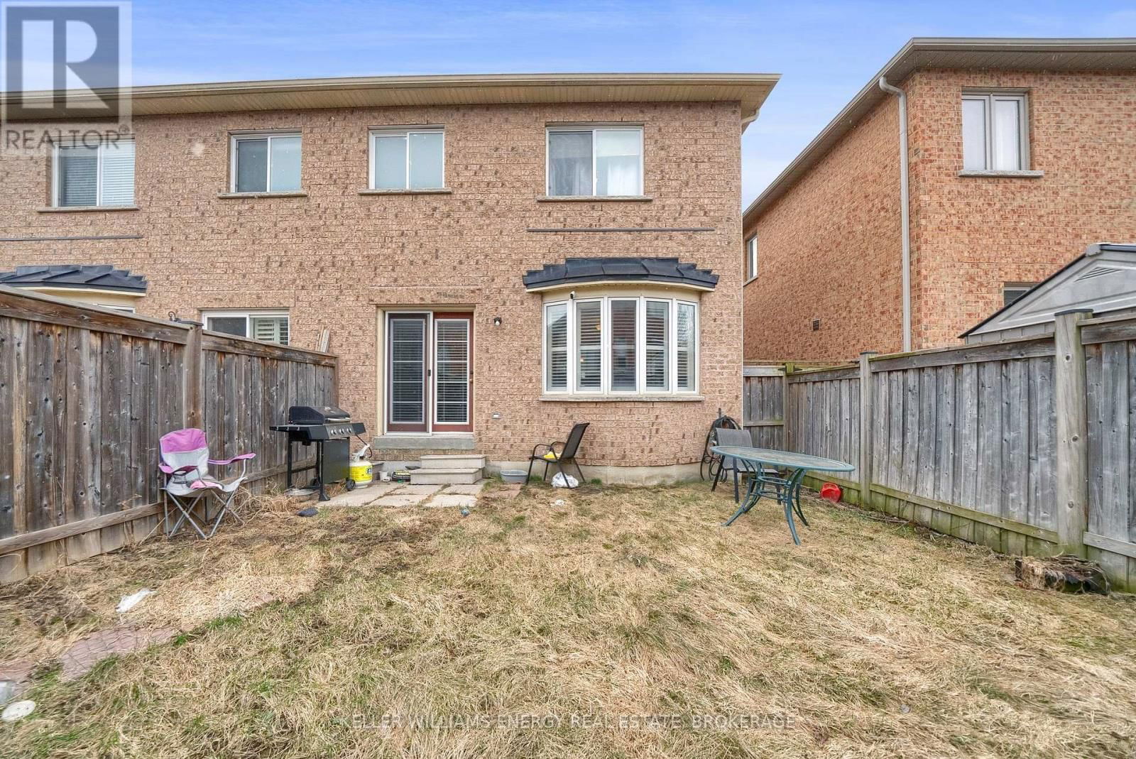 24 KEN WAGG CRESCENT Image 46