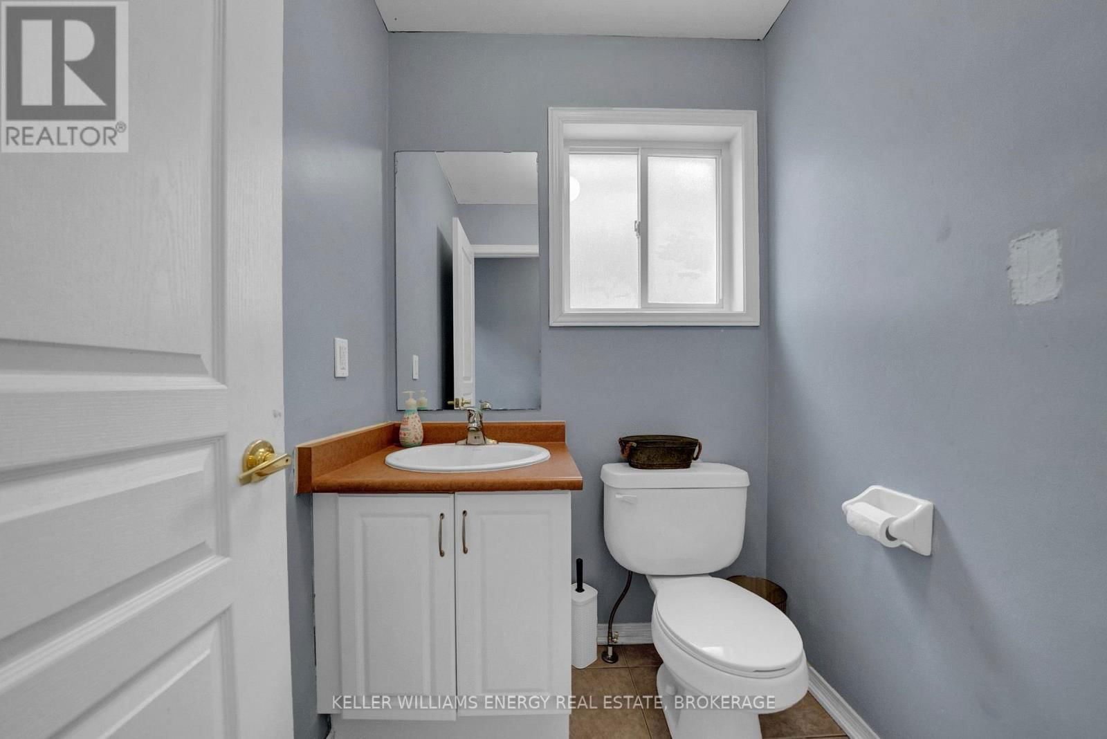 24 KEN WAGG CRESCENT Image 8