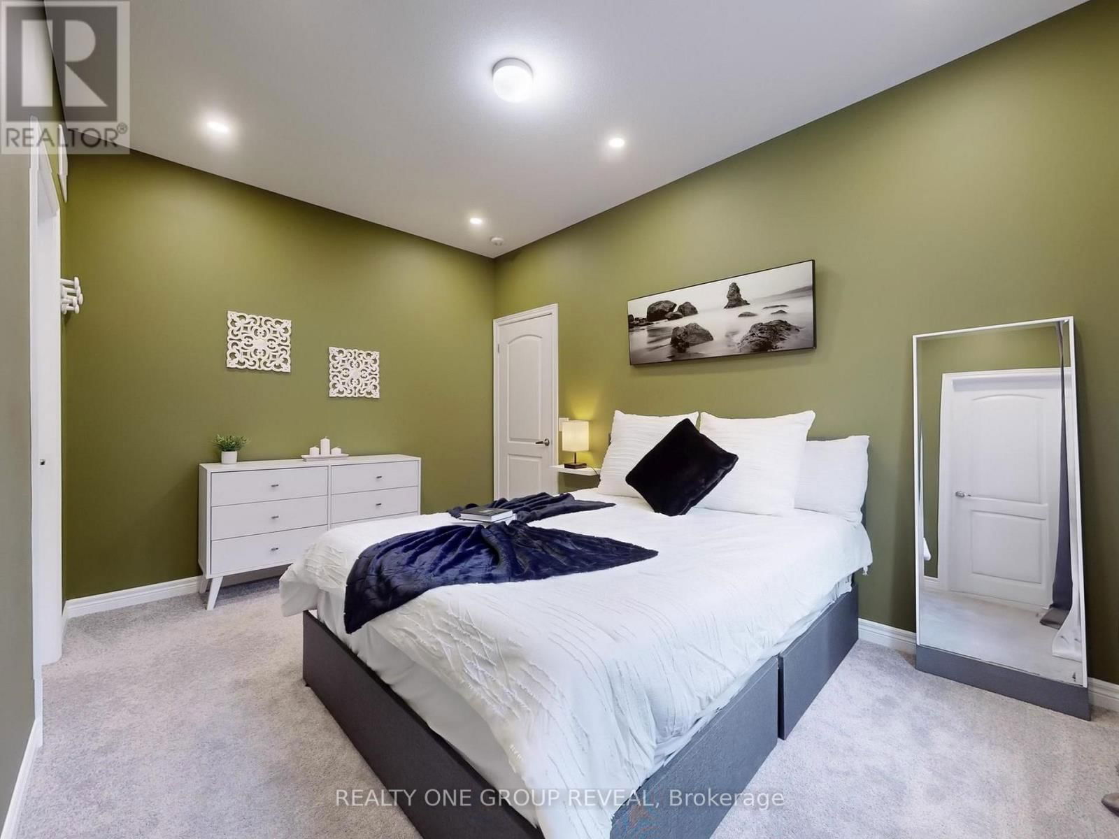 58 BUSATO DRIVE Image 32