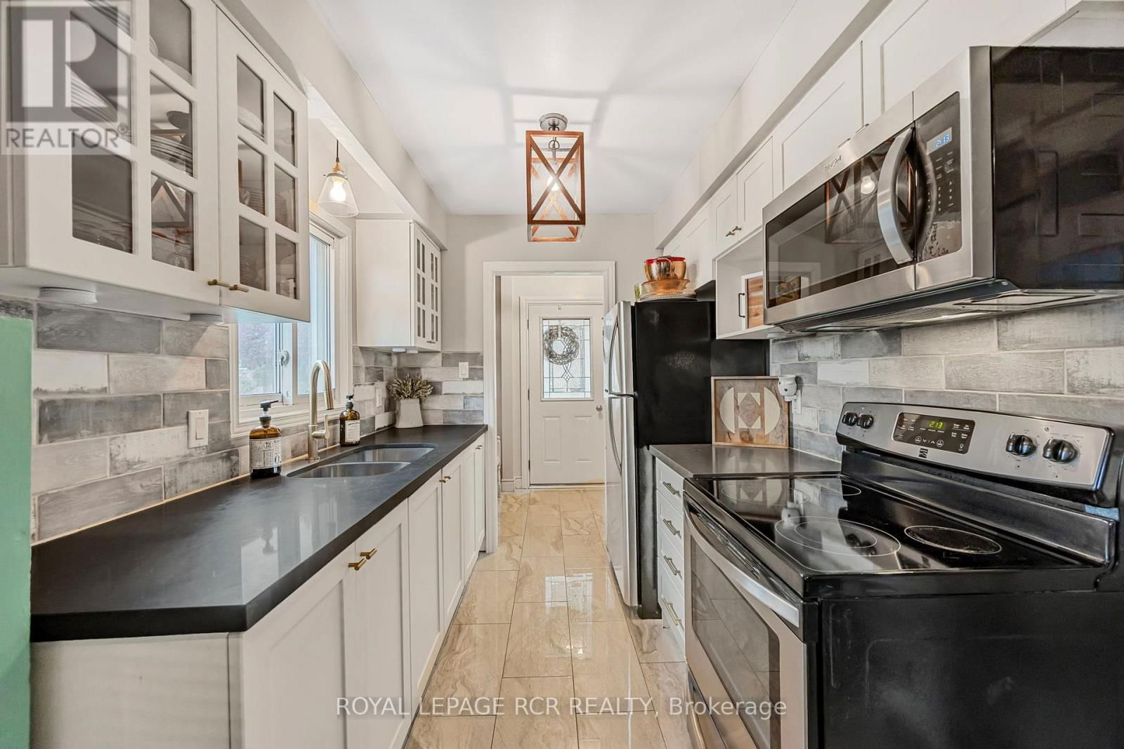 14 MCMULKIN STREET Image 21