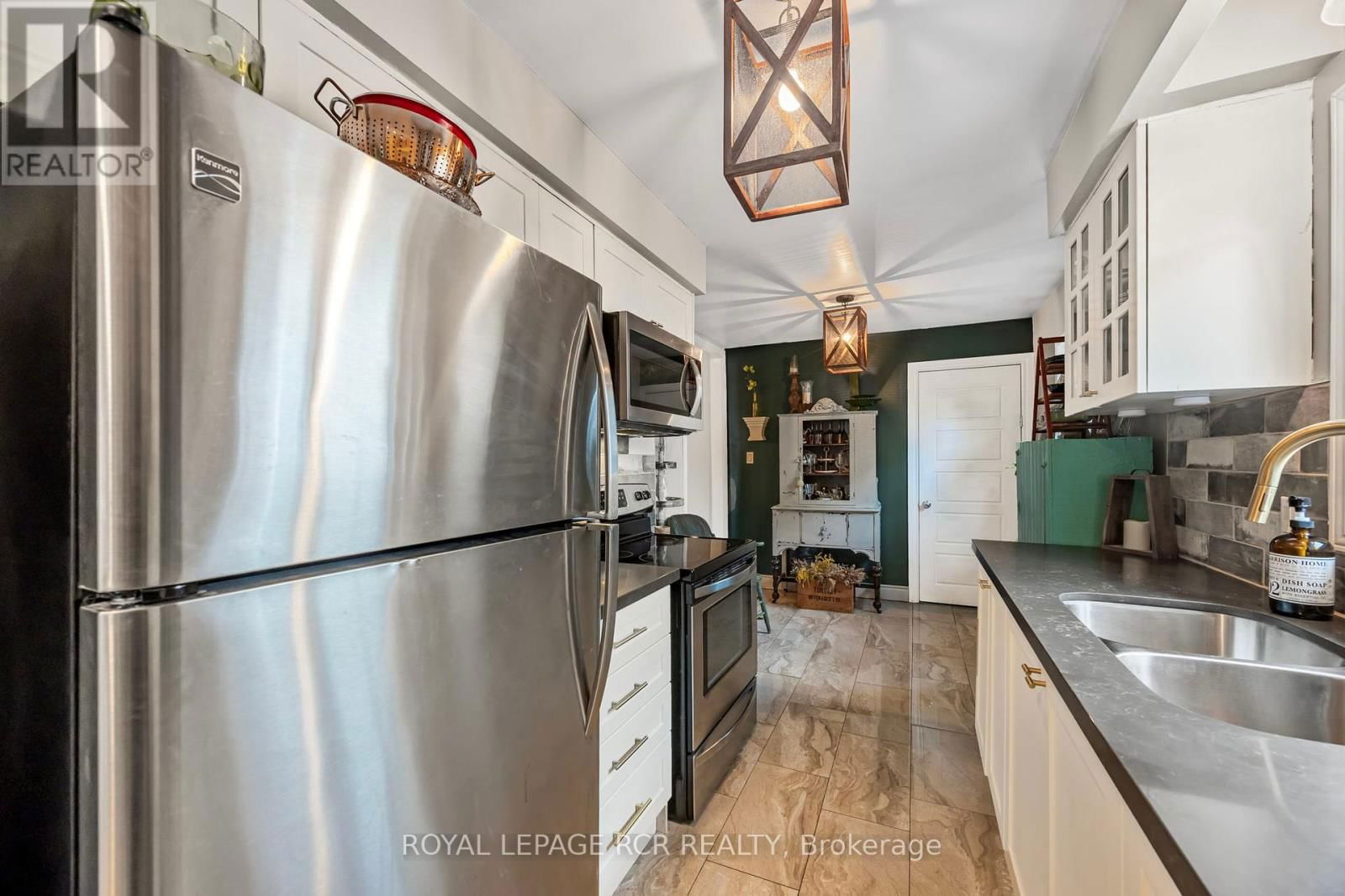 14 MCMULKIN STREET Image 24