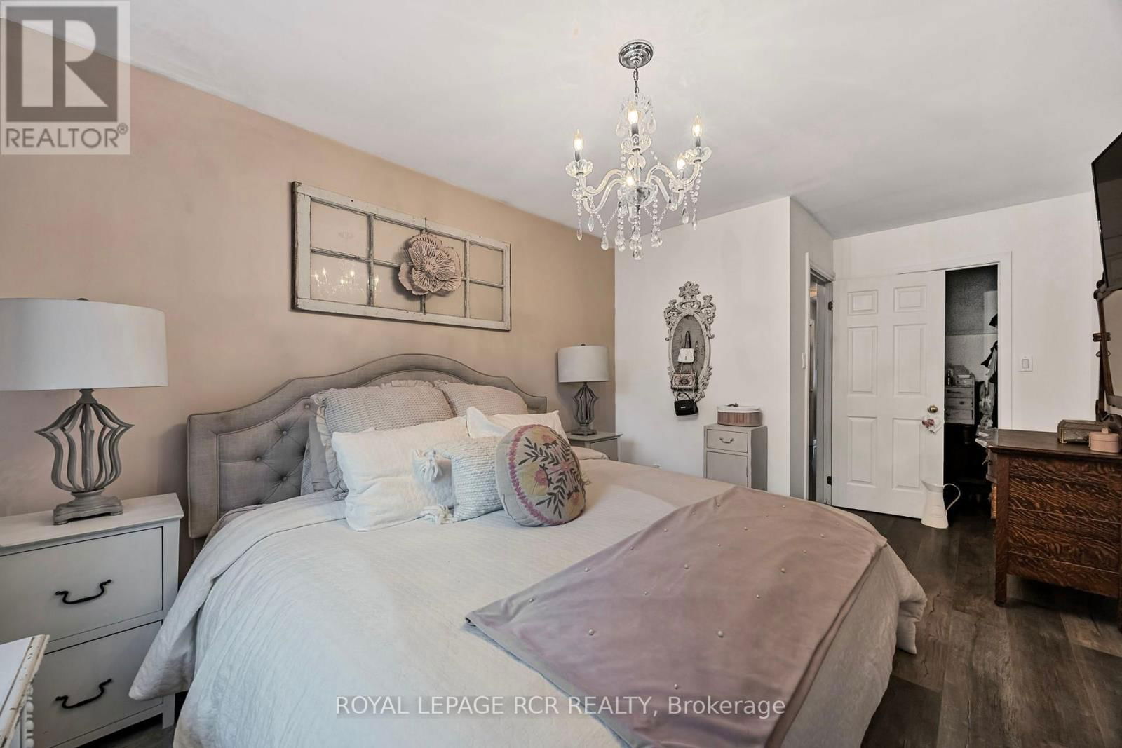 14 MCMULKIN STREET Image 31