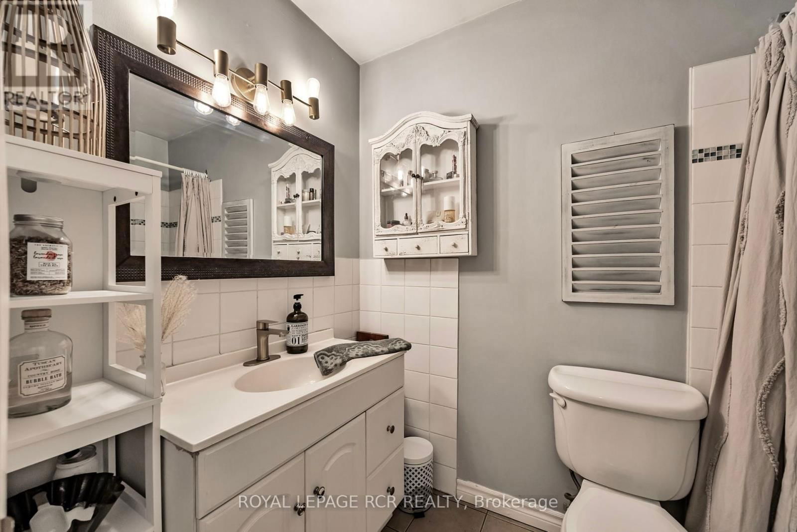 14 MCMULKIN STREET Image 32