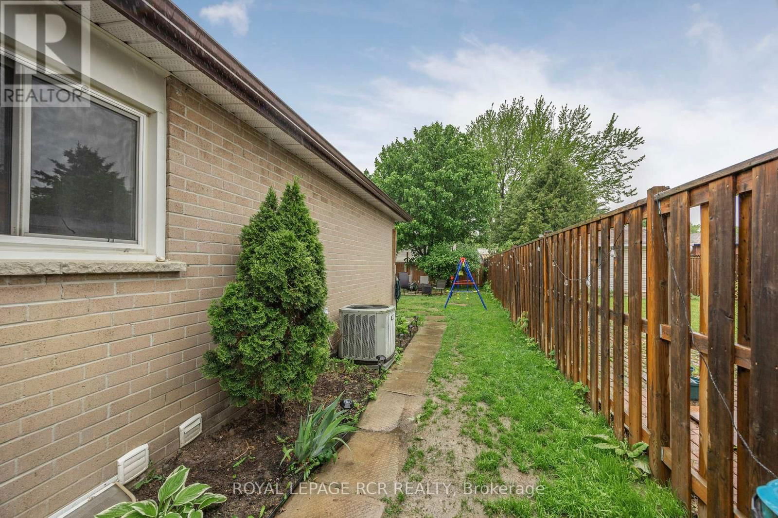 14 MCMULKIN STREET Image 34