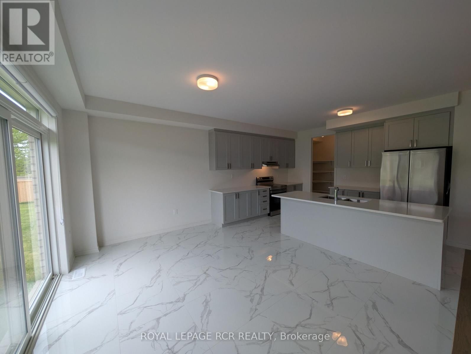 22 SANDHILL CRESCENT Image 14